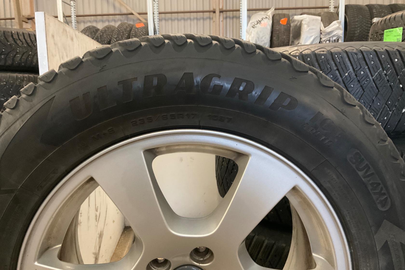 Vinterhjul (nr 19) GOODYEAR ULTRAGRIP 235/65R17 - 0 km