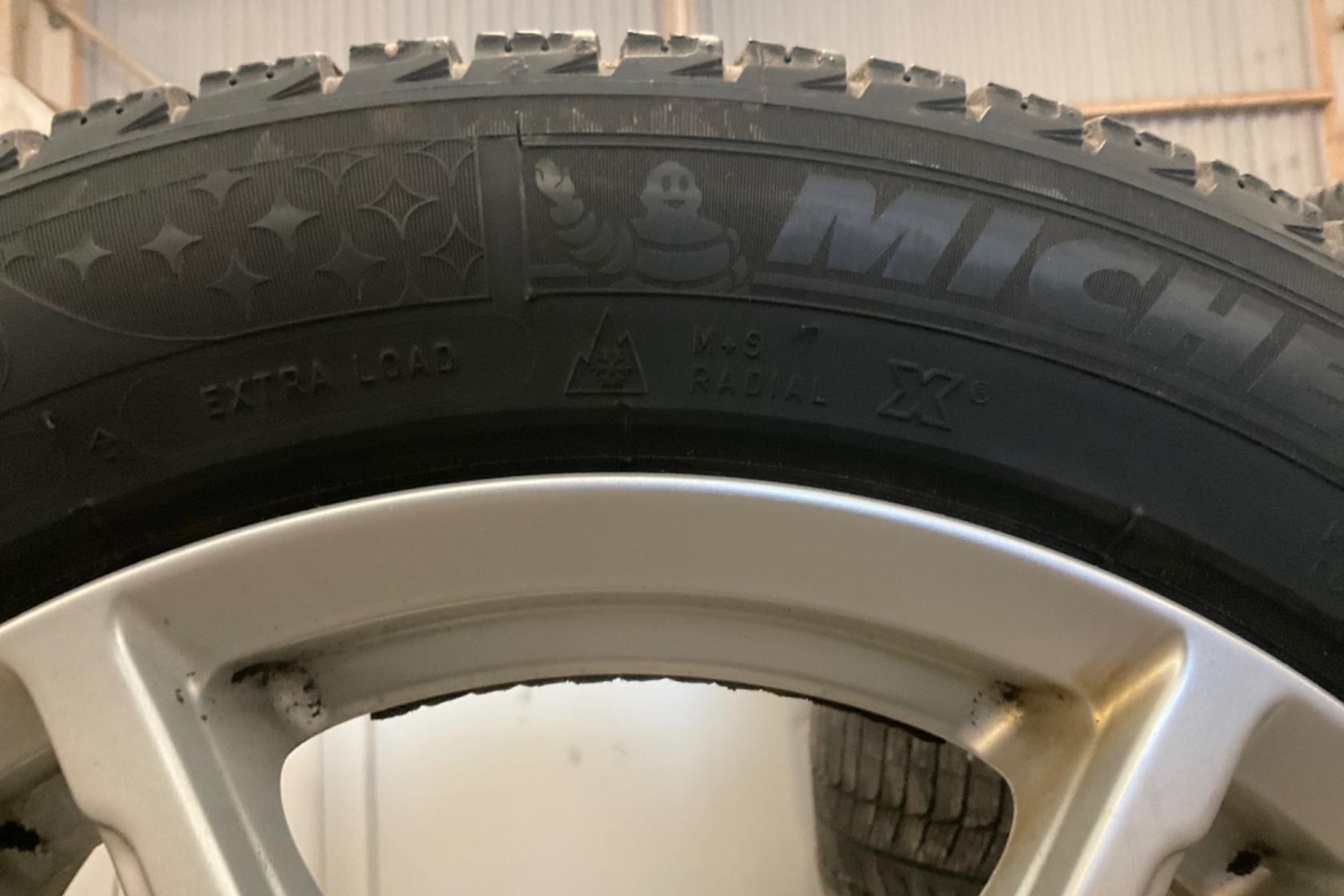 Vinterhjul (nr 21) MICHELIN X-ICE 215/55R17 - 0 km