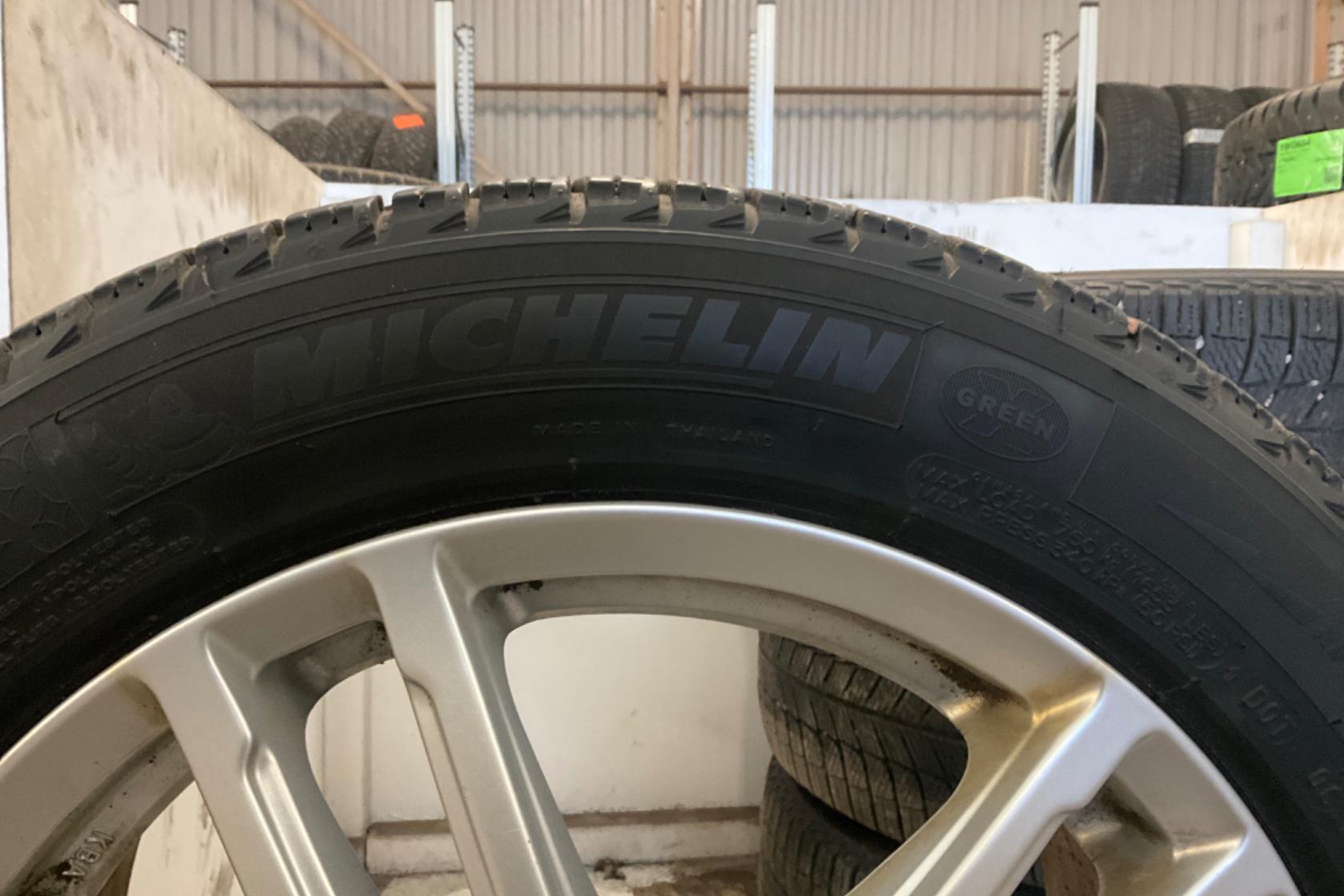 Vinterhjul (nr 21) MICHELIN X-ICE 215/55R17 - 0 km