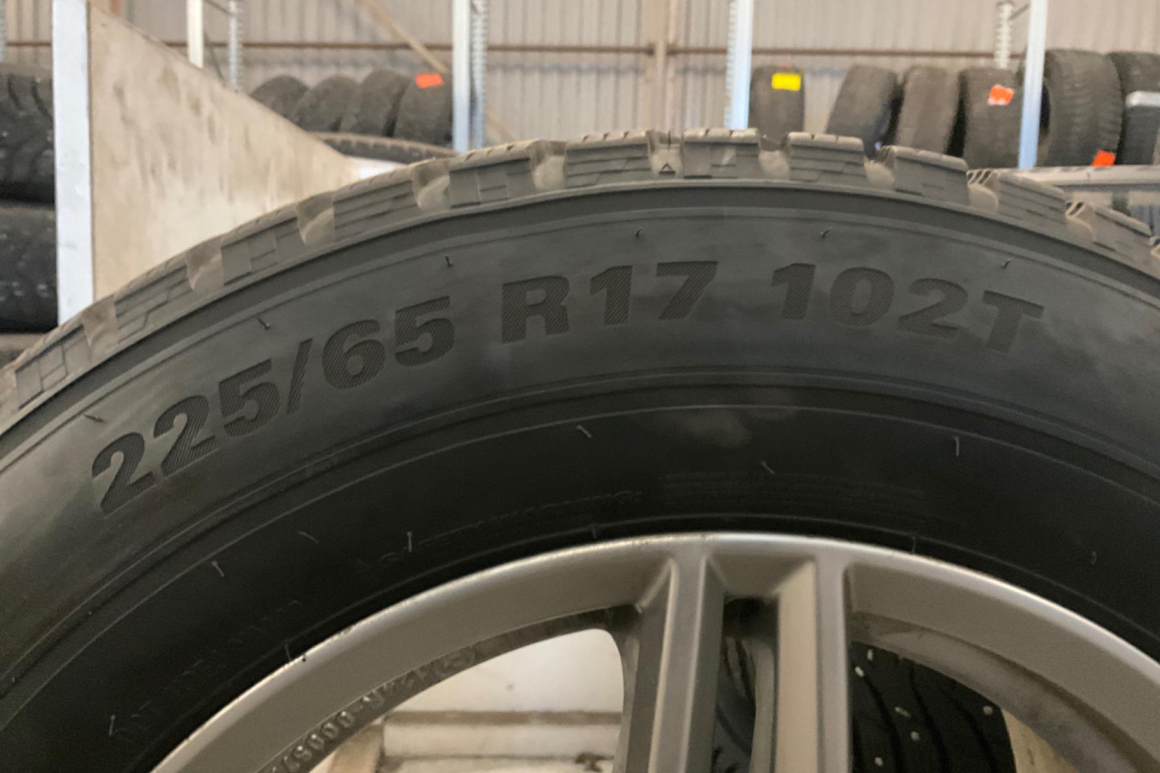 Vinterhjul (nr 27) KUMHO WINTERCRAFT SUV 225/65R17 - 0 km