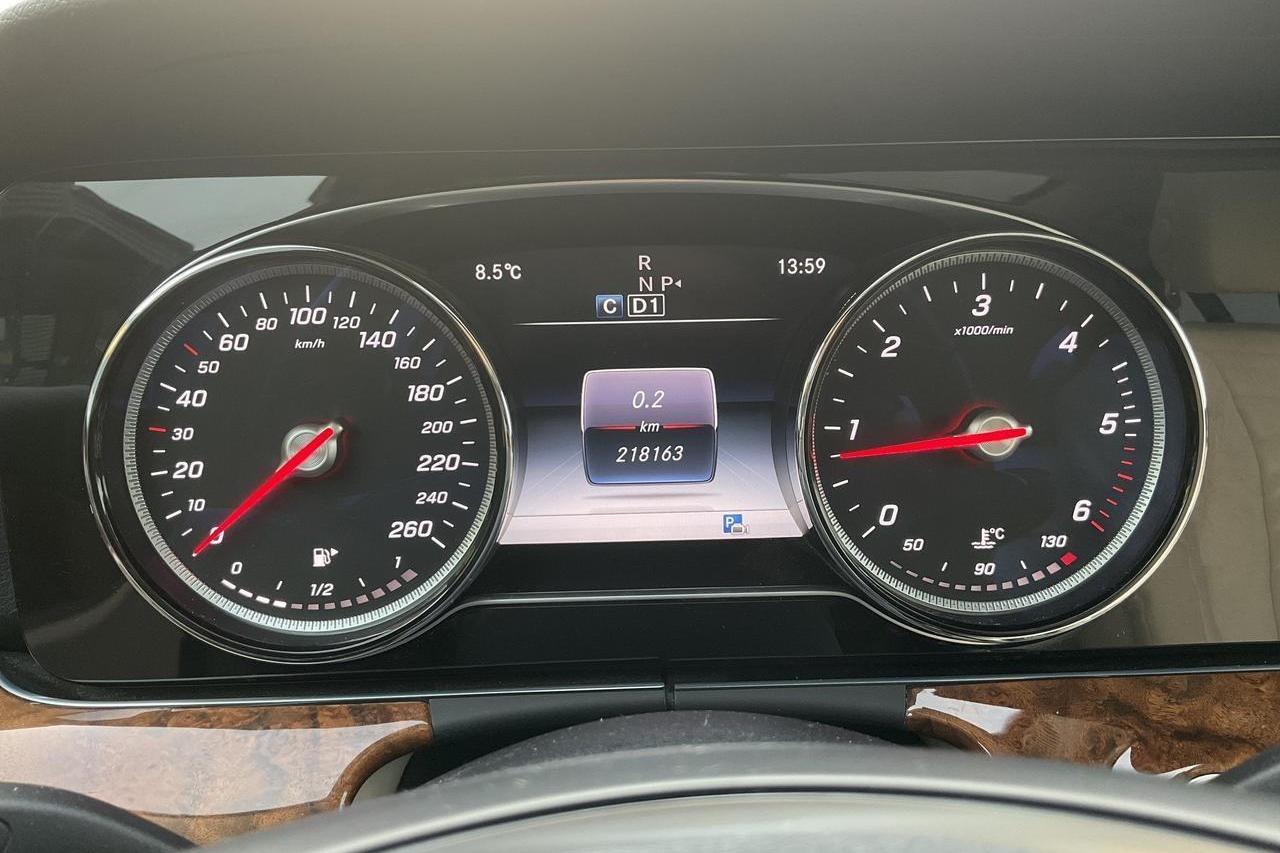 Mercedes E 200 d Kombi S213 (150hk) - 218 160 km - Automatic - gray - 2018