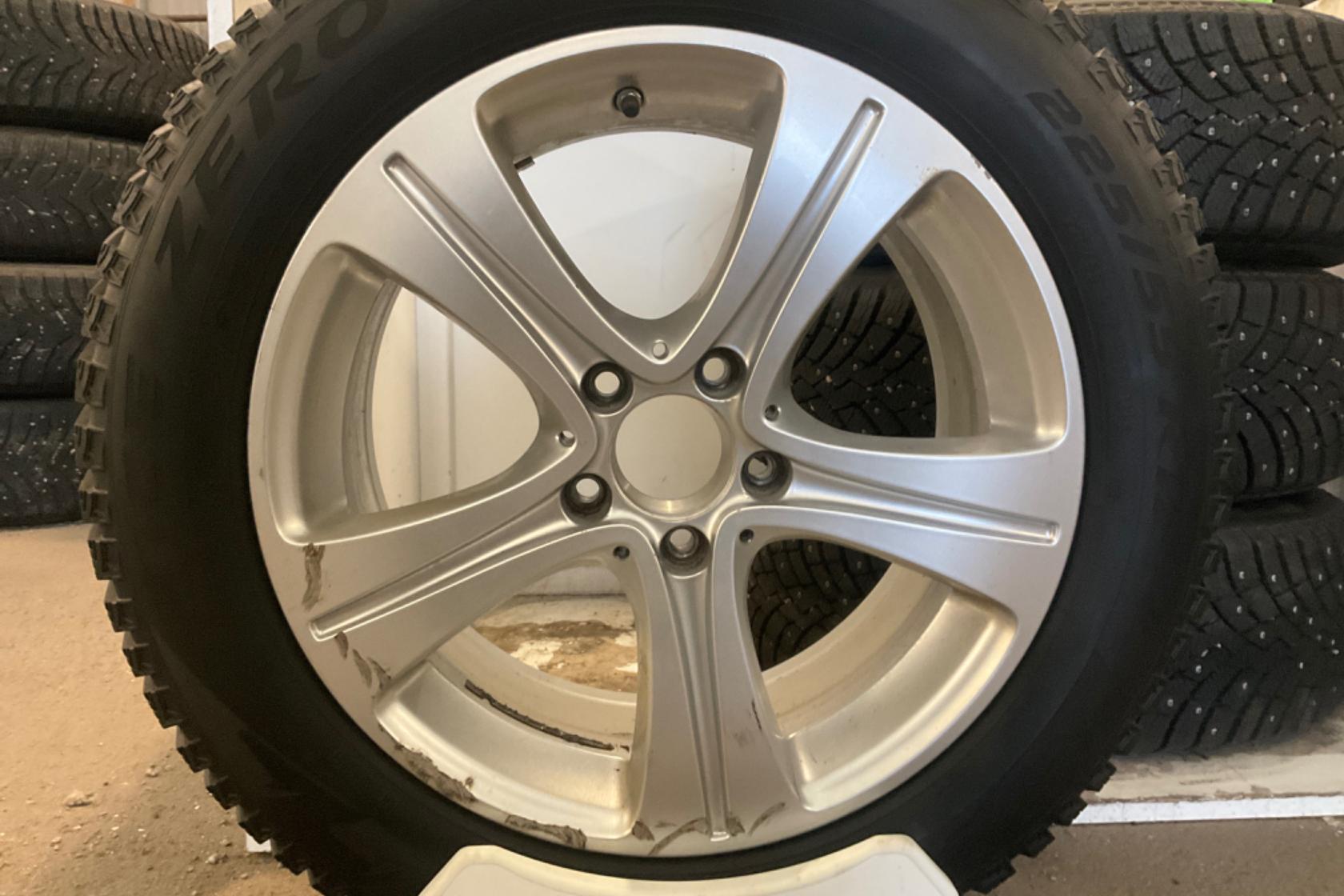 Vinterhjul (nr 30) PIRELLI ICE ZERO 2 225/55R17 - 0 km