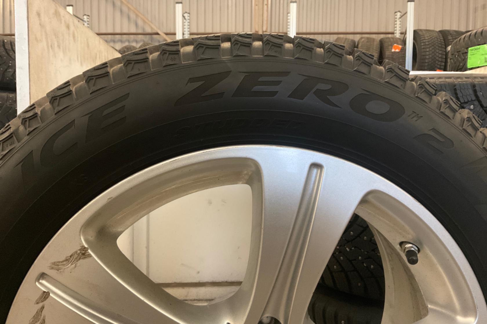 Vinterhjul (nr 30) PIRELLI ICE ZERO 2 225/55R17 - 0 km