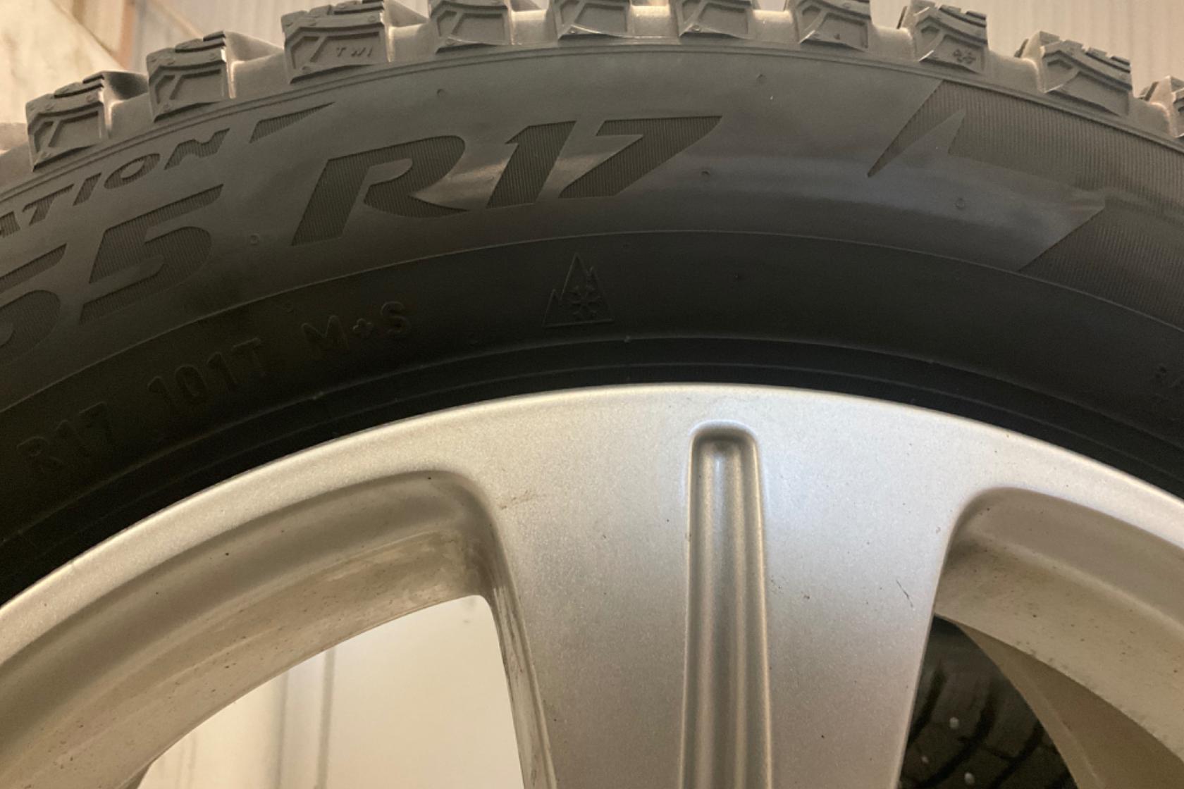 Vinterhjul (nr 30) PIRELLI ICE ZERO 2 225/55R17 - 0 km