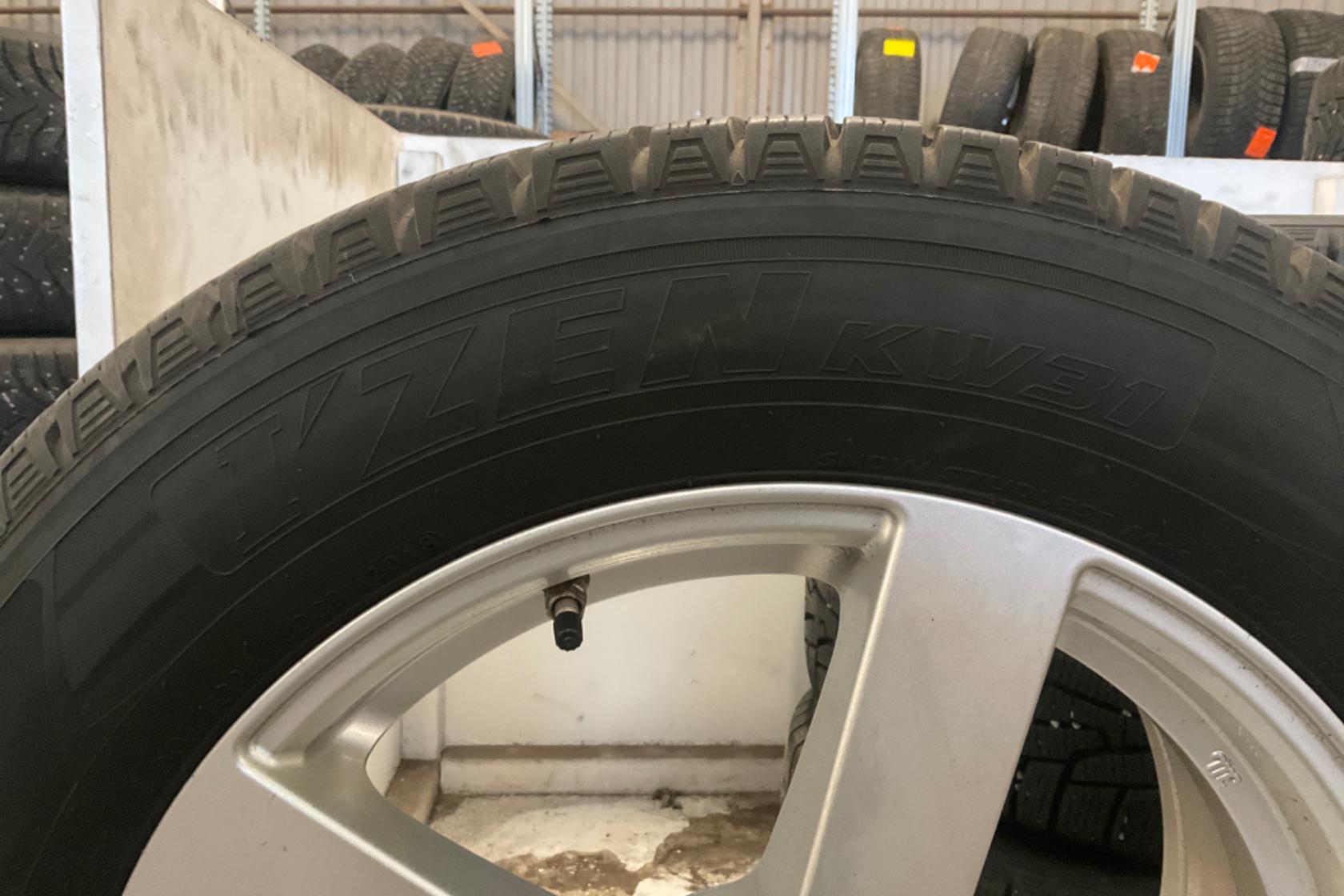 Vinterhjul (nr 32) KUMHO IZEN KW31 225/65R17 - 0 km