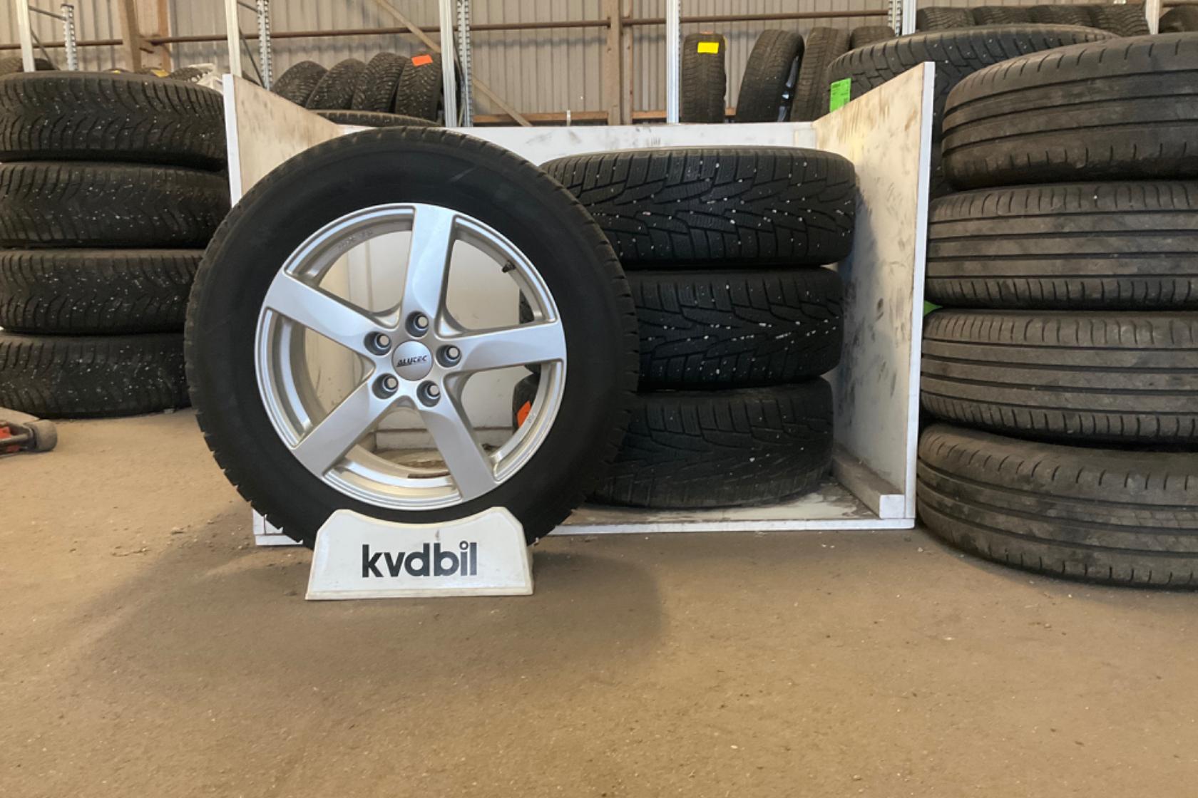 Vinterhjul (nr 32) KUMHO IZEN KW31 225/65R17 - 0 km