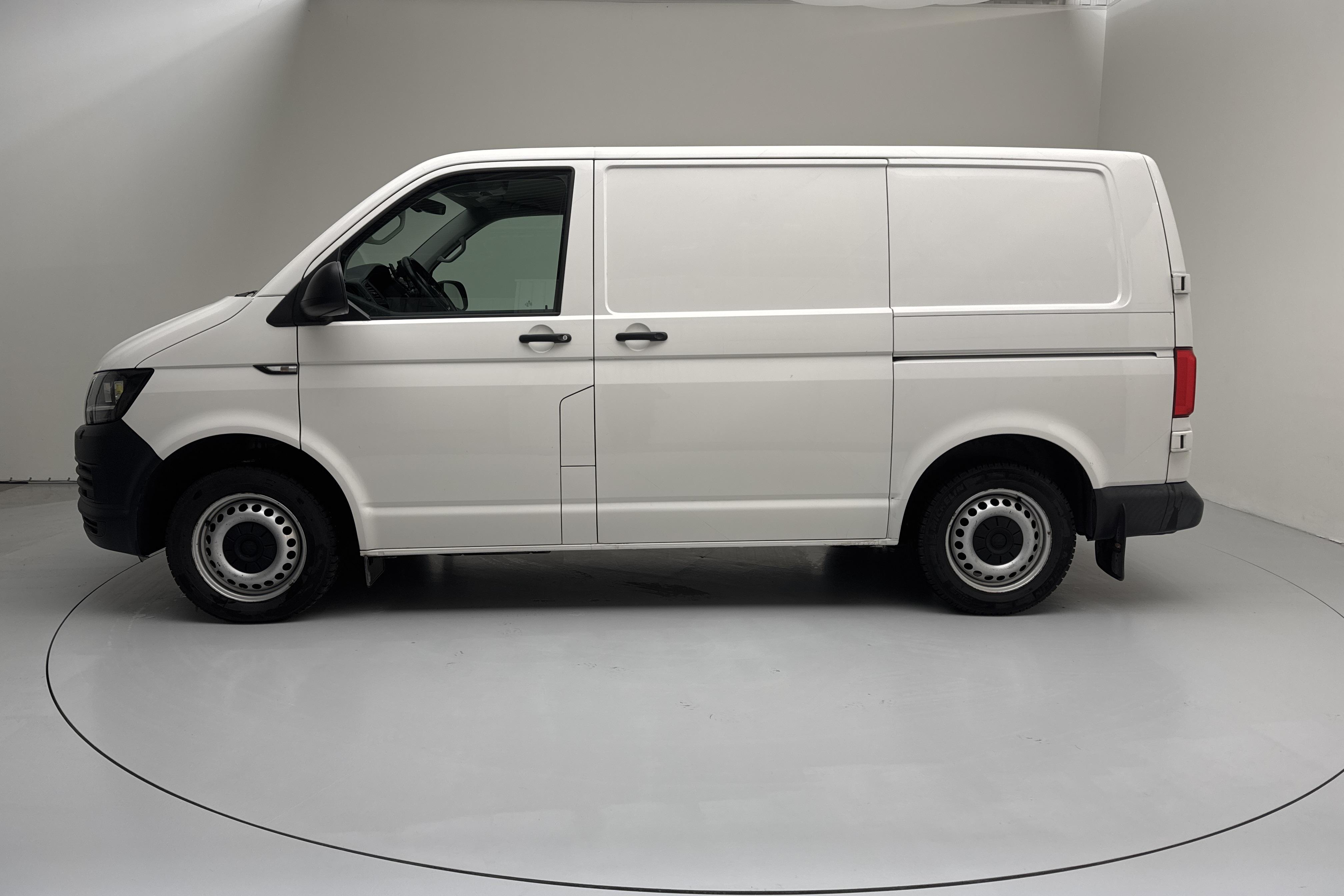 VW Transporter T6 2.0 TDI BMT Skåp (150hk) - 123 950 km - Automaatne - valge - 2019