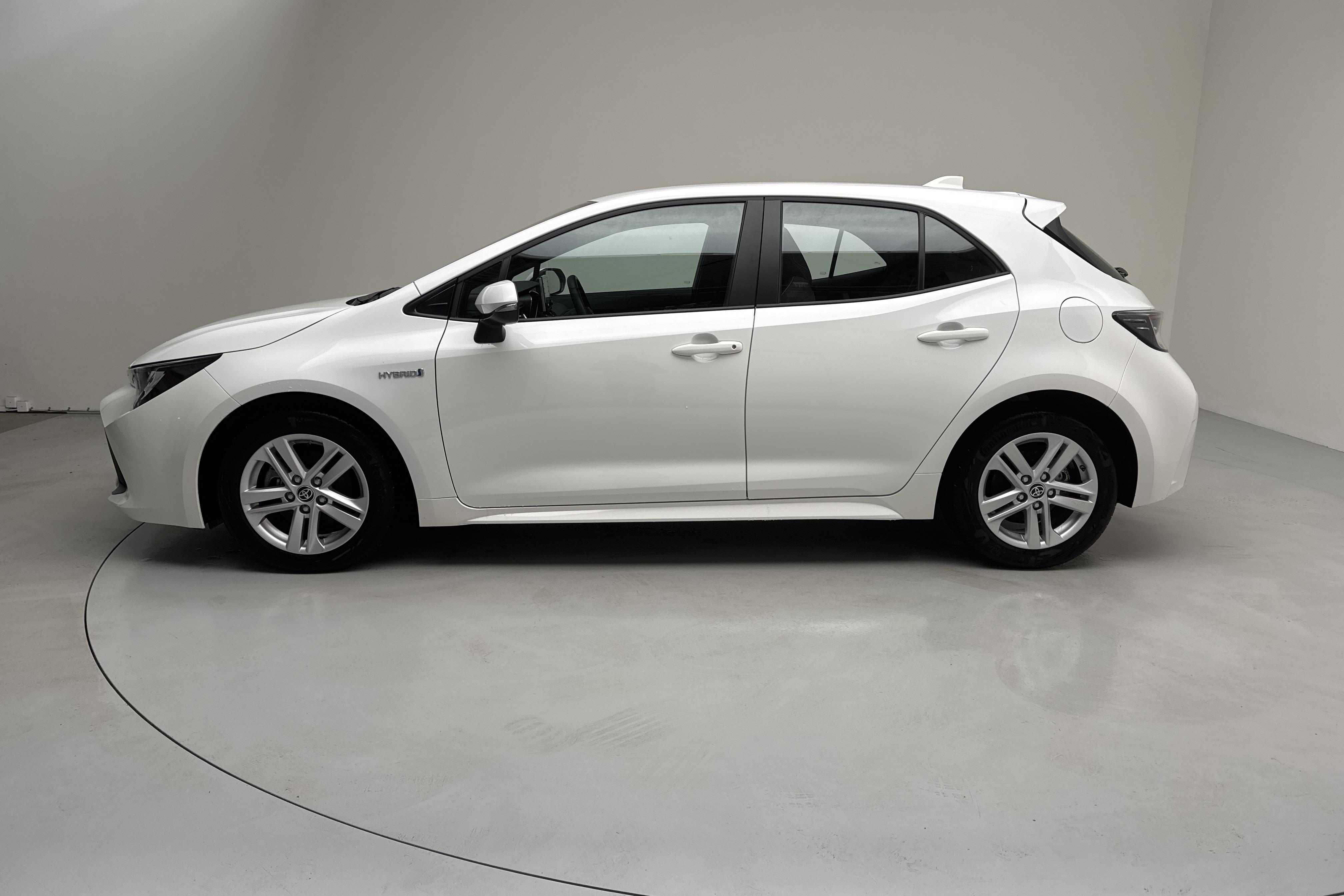 Toyota Corolla 1.8 Hybrid 5dr (122hk) - 1 122 mil - Automat - vit - 2022