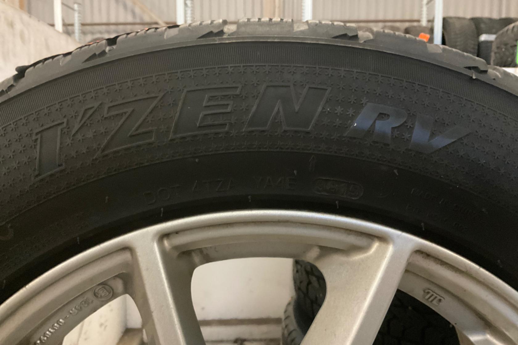 Vinterhjul (nr 43) KUMHO IZEN RV 225/60R17 - 0 km