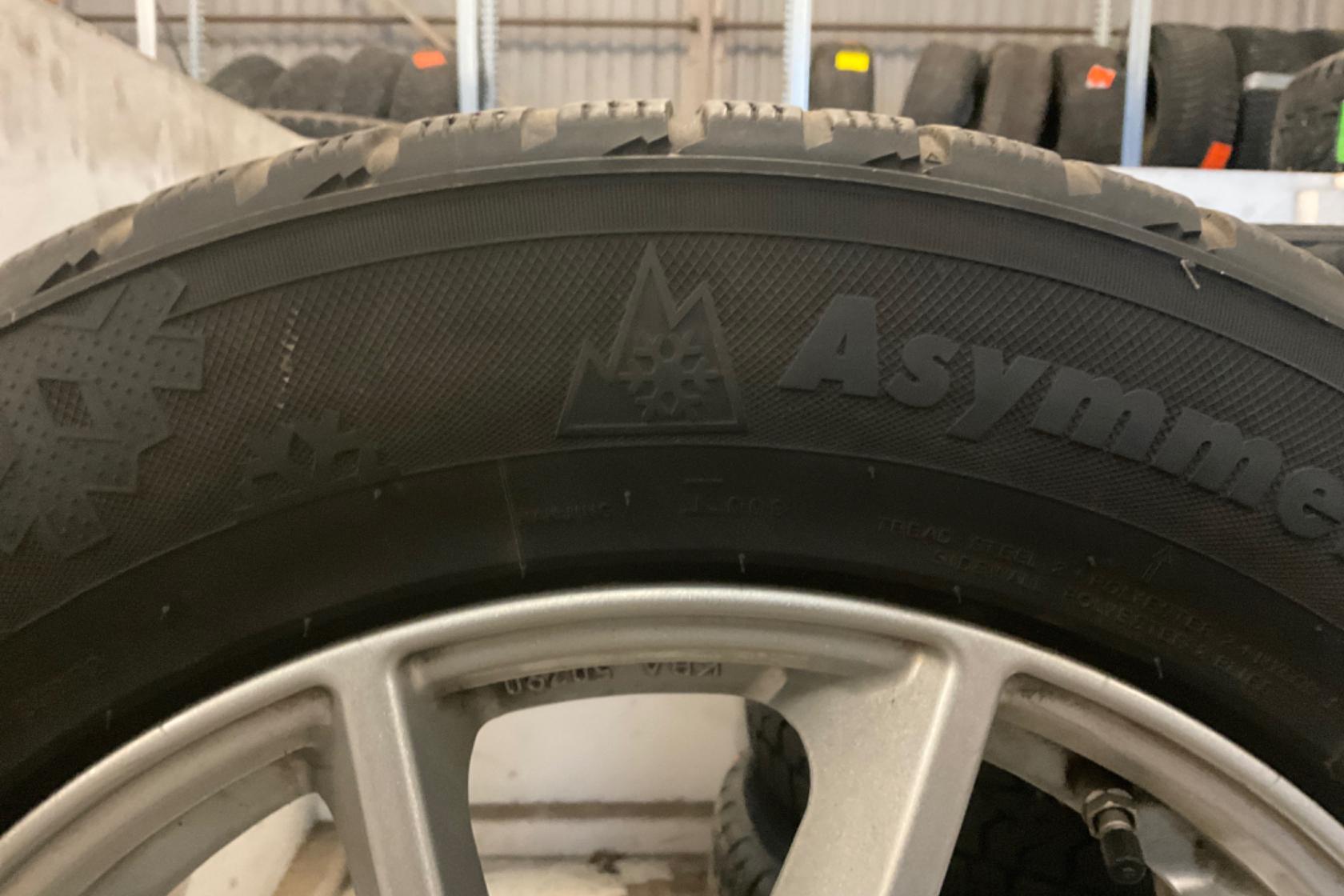 Vinterhjul (nr 43) KUMHO IZEN RV 225/60R17 - 0 km