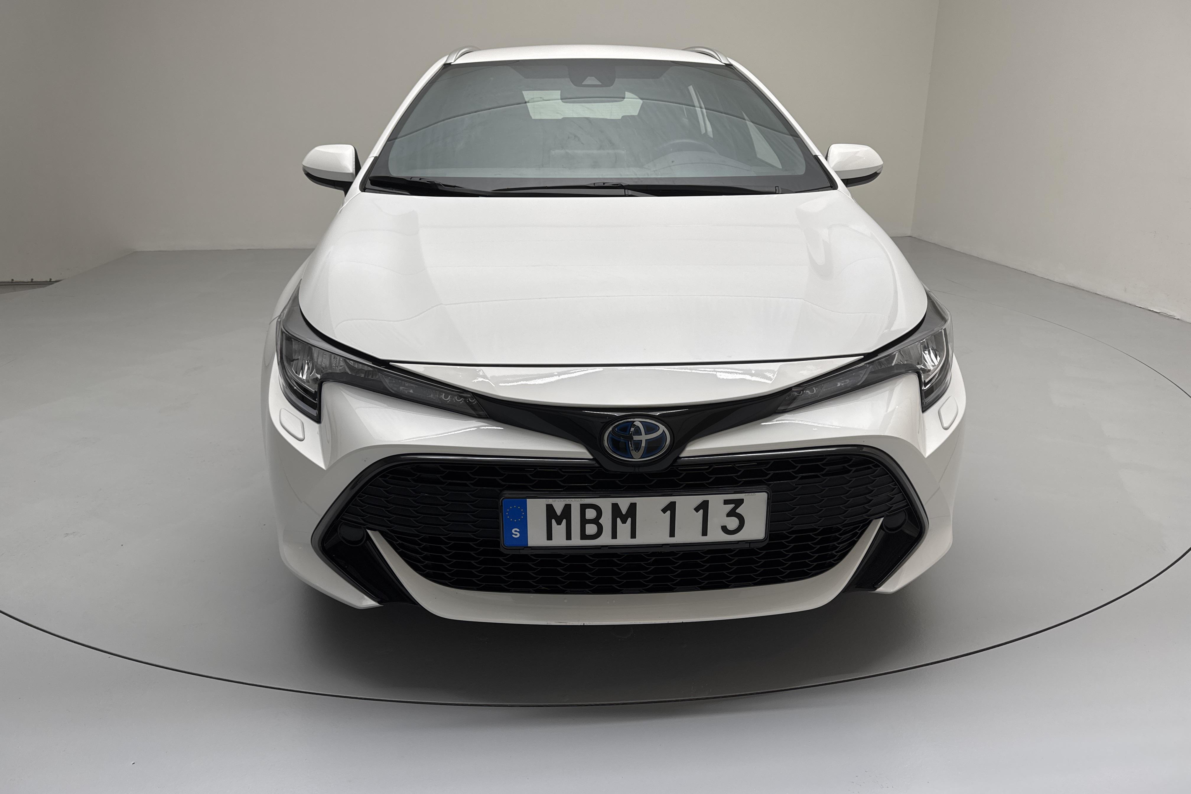 Toyota Corolla 1.8 Hybrid Touring Sports (122hk) - 14 360 km - Automatyczna - biały - 2022