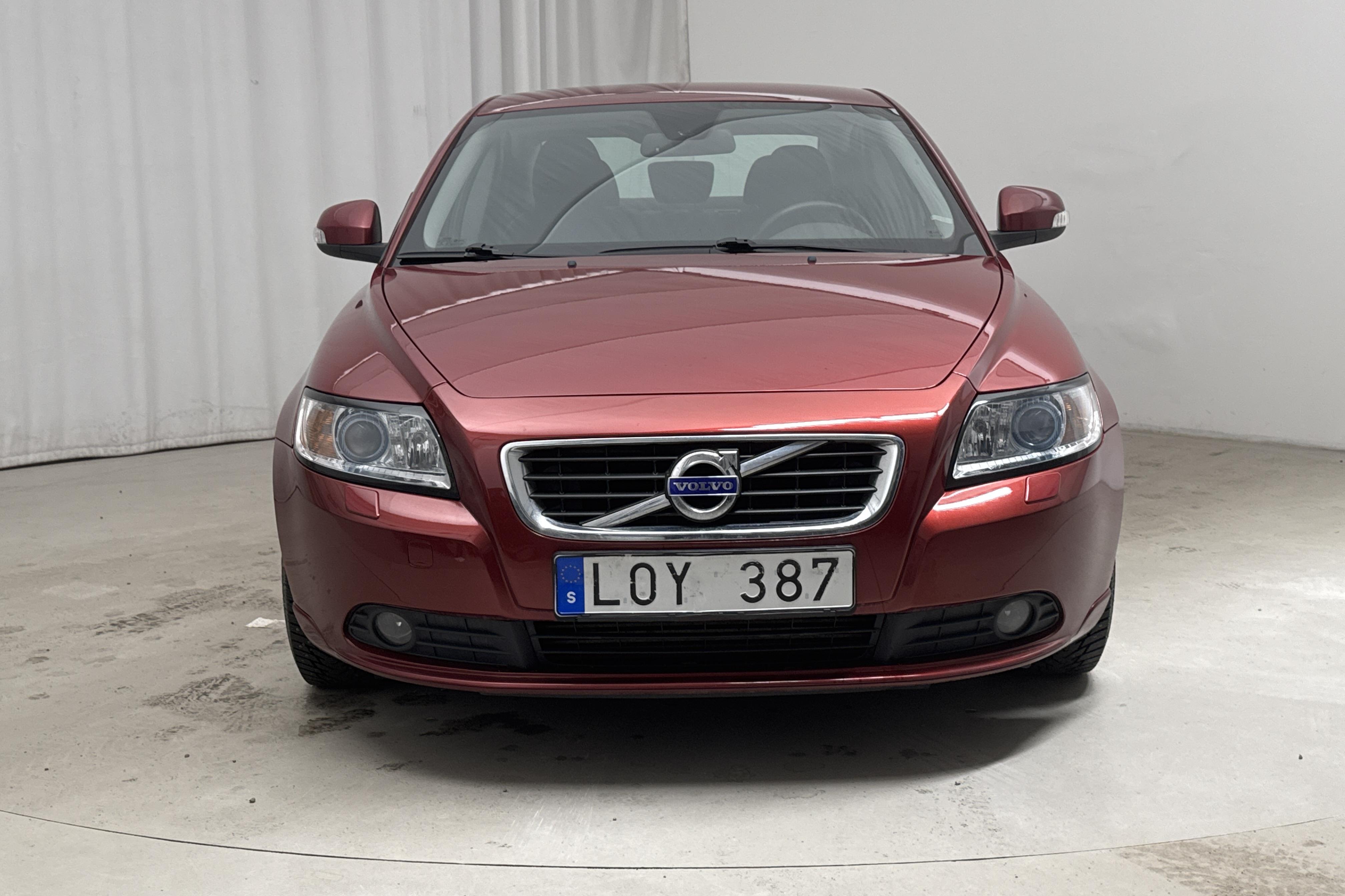 Volvo S40 D2 (115hk) - 101 740 km - Käsitsi - punane - 2011