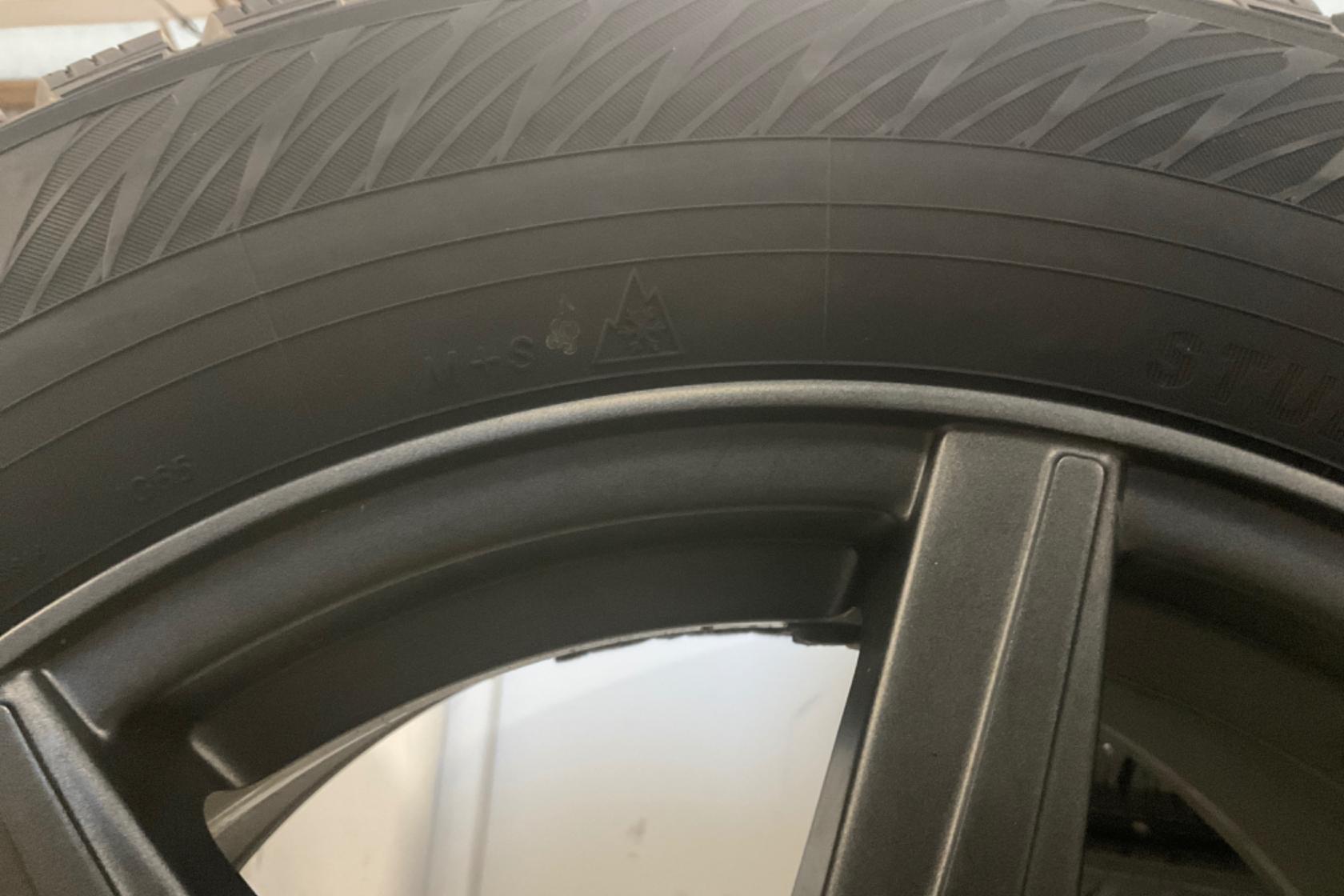 Vinterhjul (nr 47) YOKOHAMA ICE GUARD iG65 225/65R17 - 0 km