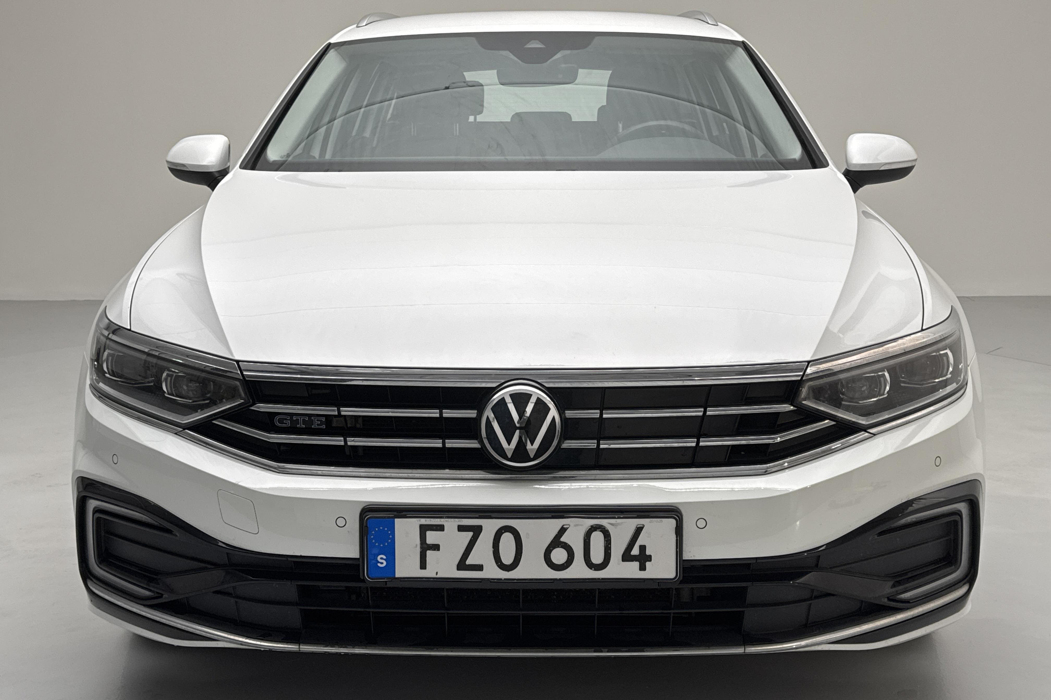 VW Passat 1.4 GTE Sportscombi (218hk) - 85 260 km - Automatyczna - biały - 2021