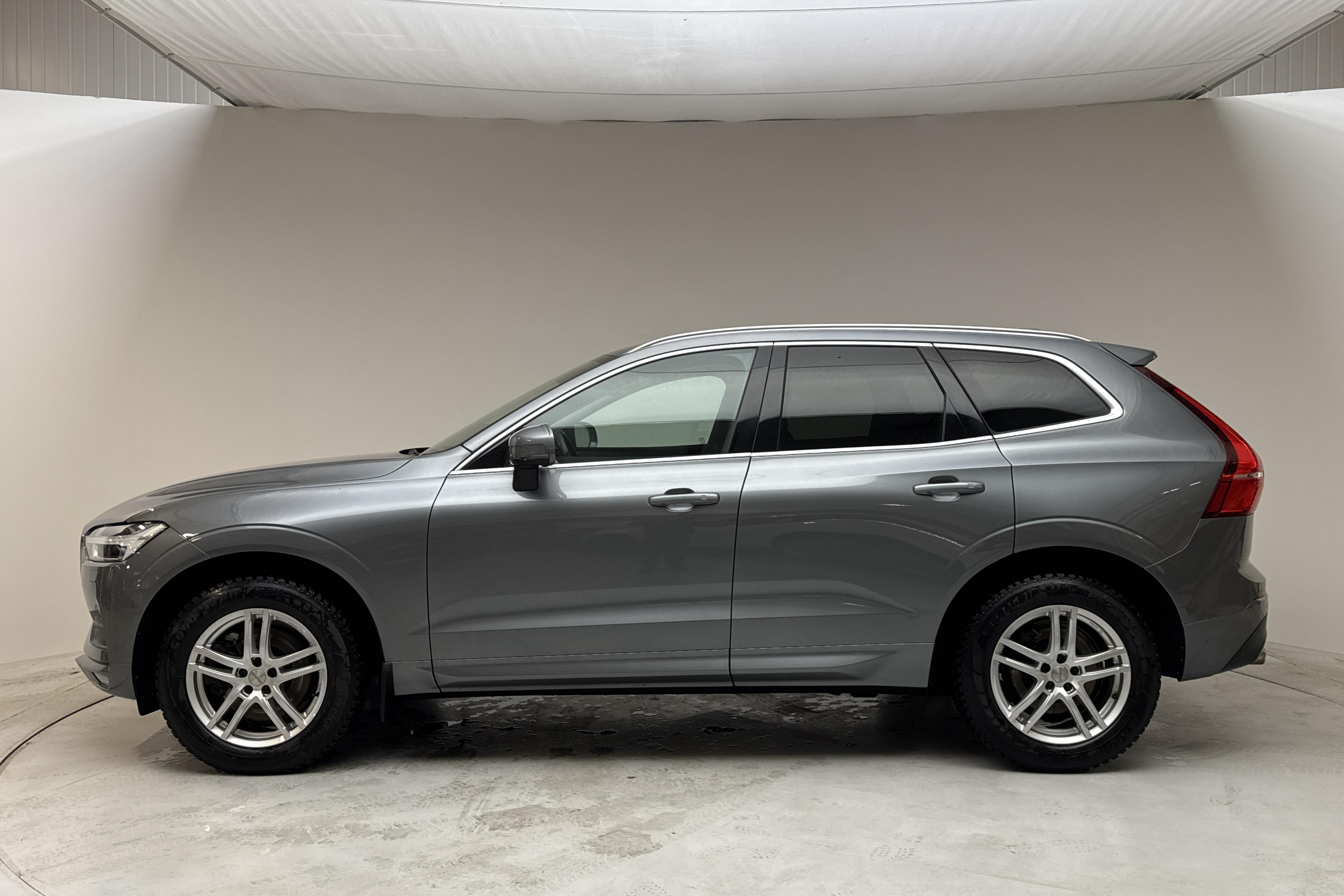 Volvo XC60 B5 AWD Mildhybrid, Bensin (250hk) - 70 700 km - Automaattinen - harmaa - 2021