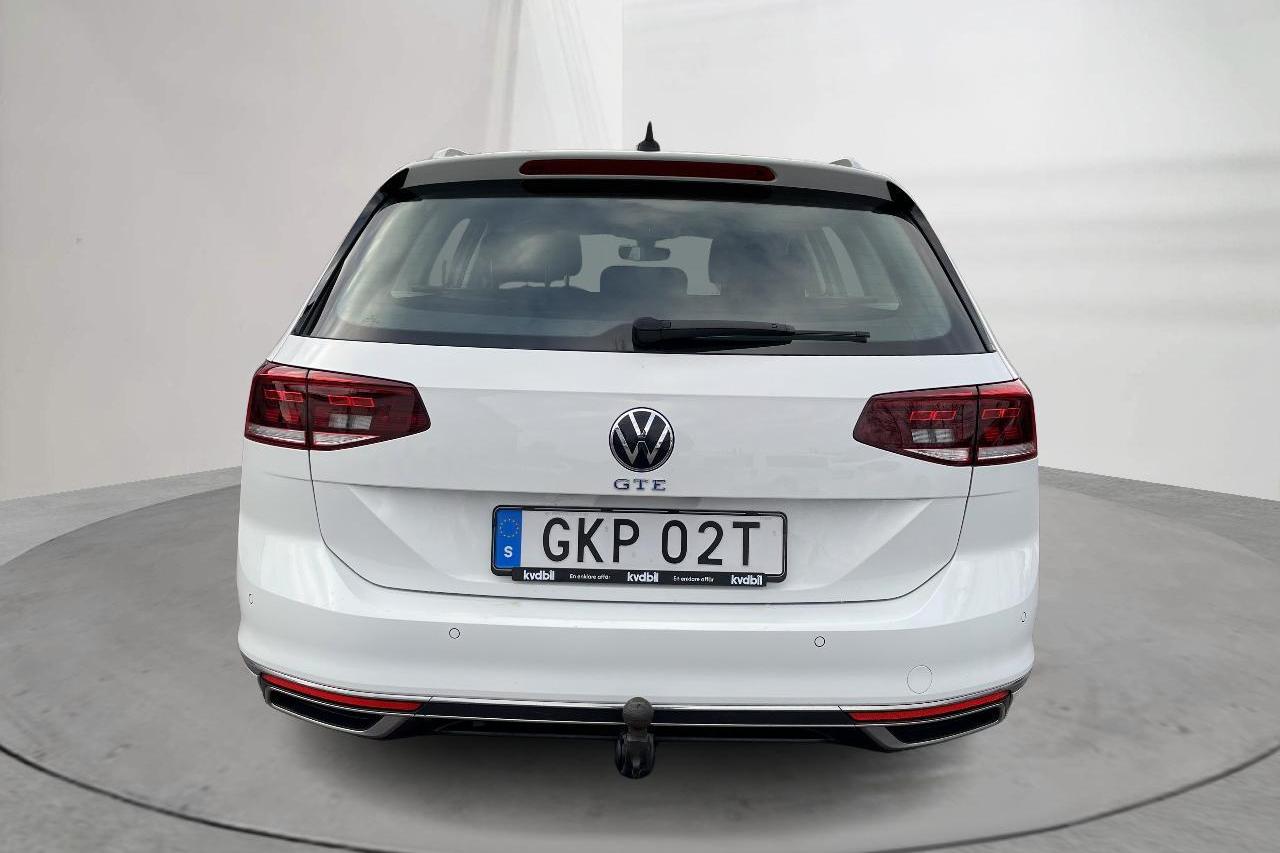 VW Passat 1.4 GTE Sportscombi (218hk) - 94 600 km - Automatyczna - biały - 2021