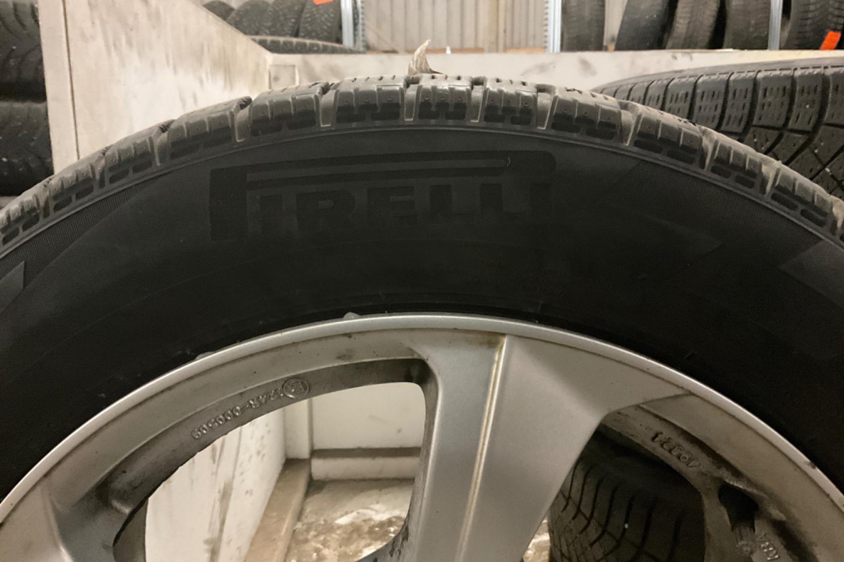 Vinterhjul (nr 54) PIRELLI ICE ZERO 225/55R17 - 0 km