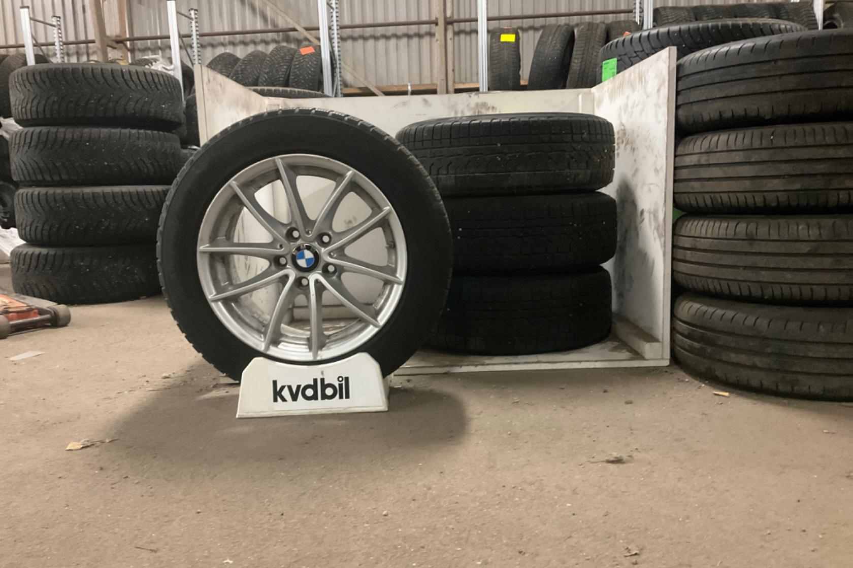 Vinterhjul (nr 66) KUMHO IZEN 215/60R17 - 0 km