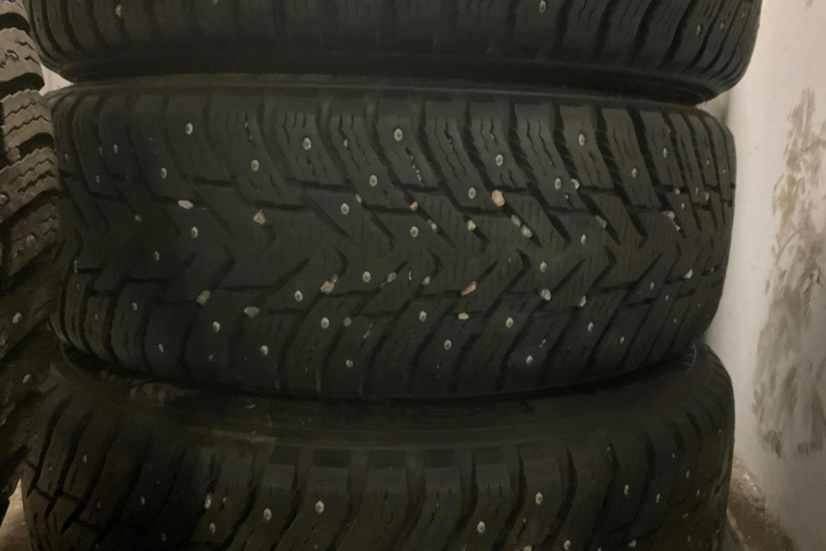 Vinterhjul (nr 67) NOKIAN HAKKAPELIITTA 8 SUV 215/65R17 - 0 km