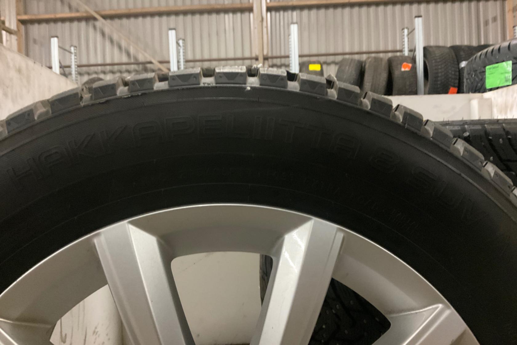 Vinterhjul (nr 67) NOKIAN HAKKAPELIITTA 8 SUV 215/65R17 - 0 km