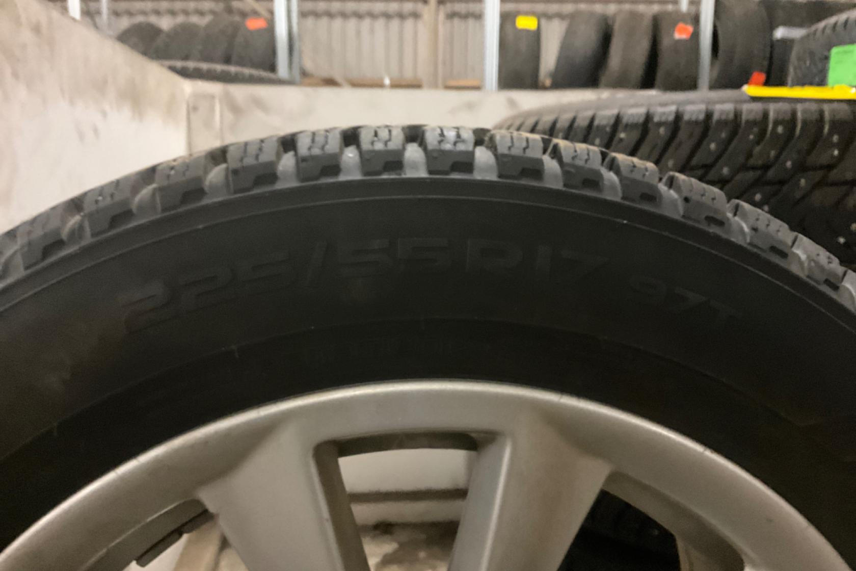 Vinterhjul (nr 69) NOKIAN HAKKAPELIITTA 8 225/55R17 - 0 km