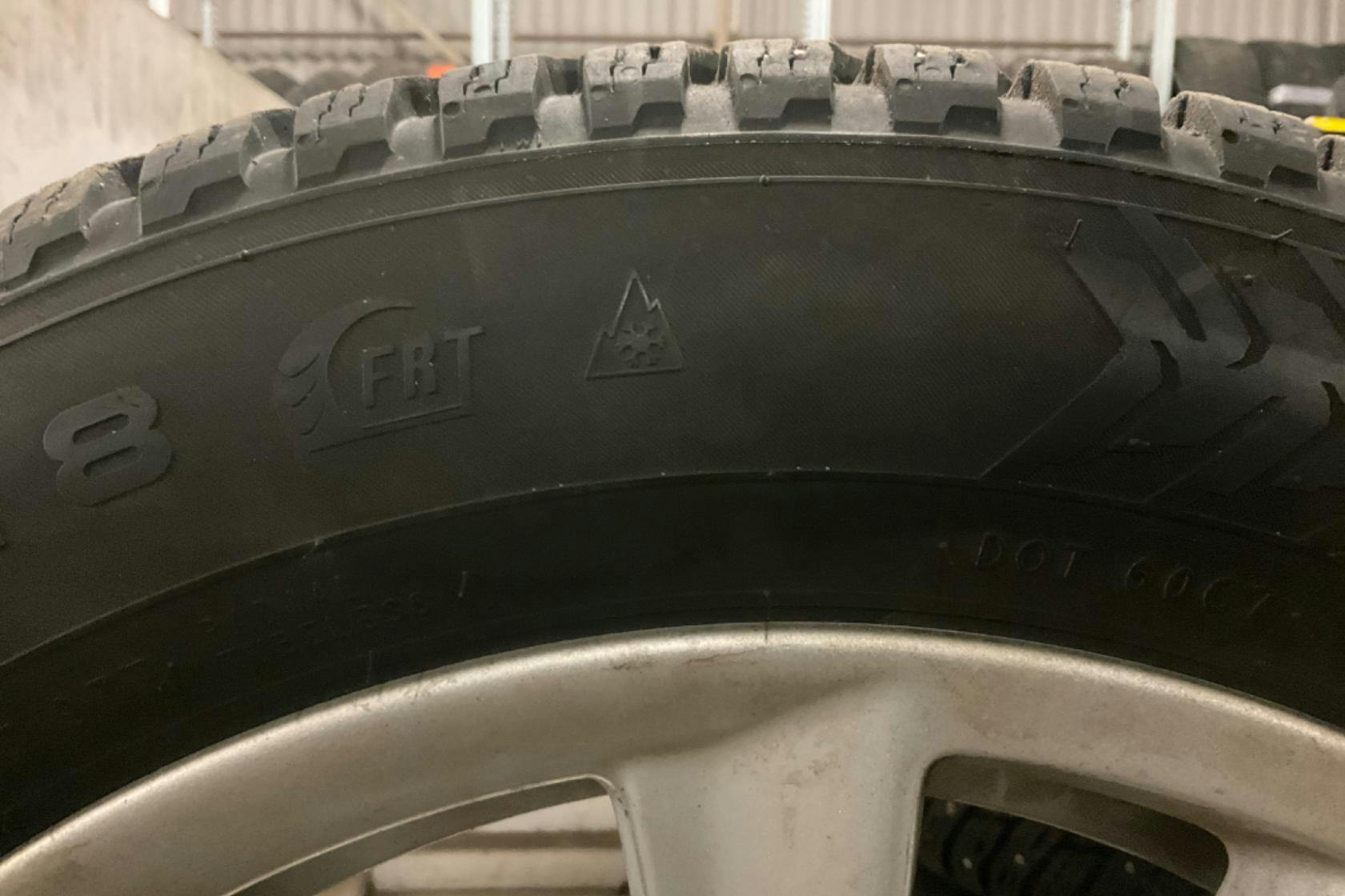 Vinterhjul (nr 69) NOKIAN HAKKAPELIITTA 8 225/55R17 - 0 km