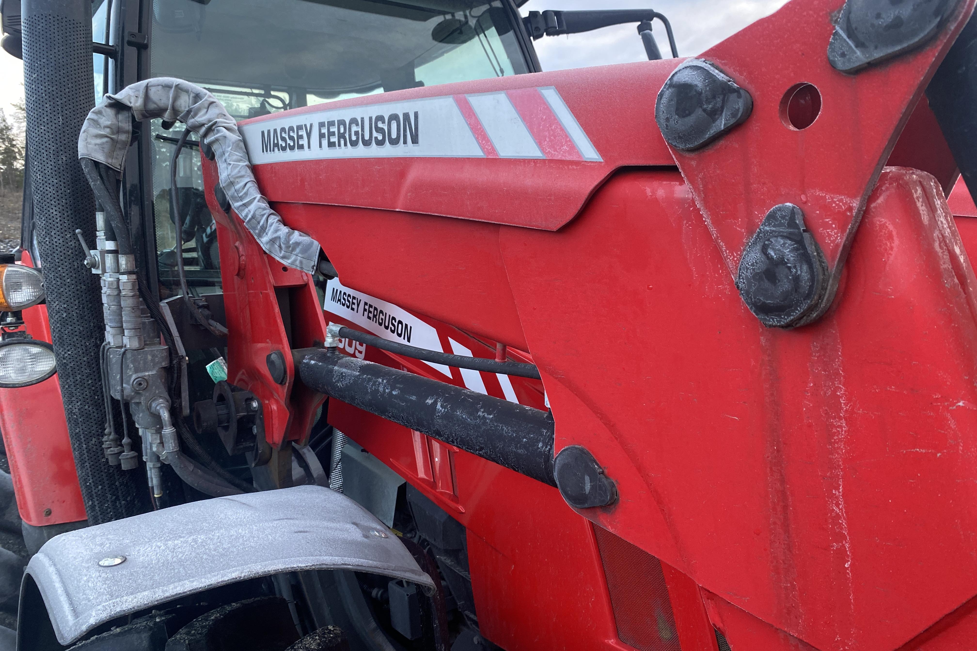 Massey Ferguson MF 5609 Traktor - 0 km - röd - 2017