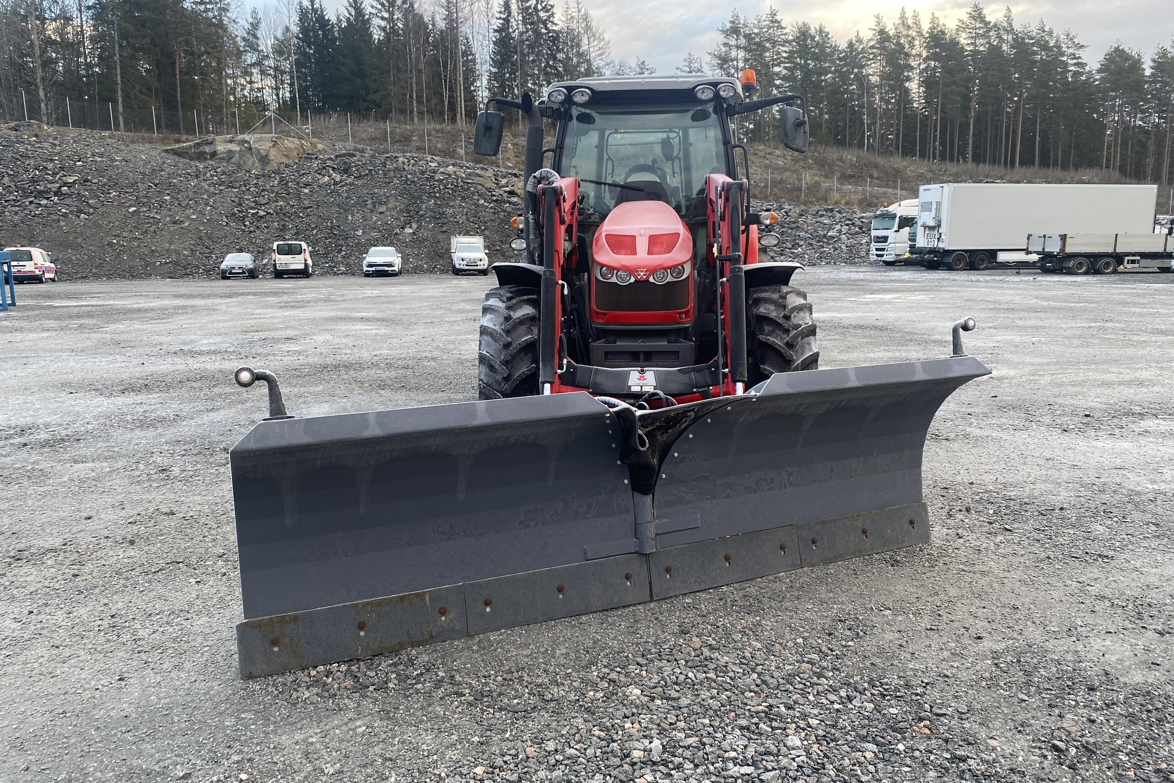 Massey Ferguson MF 5609 Traktor - 0 km - röd - 2017