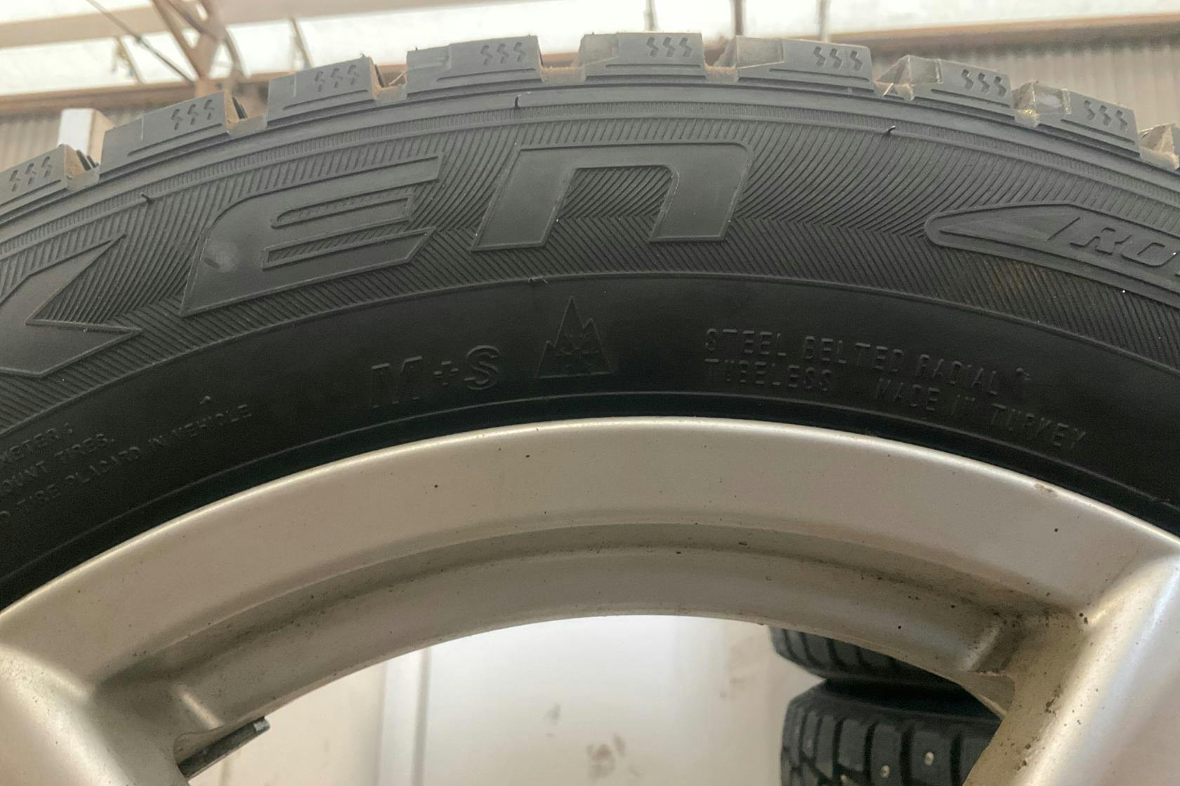 Vinterhjul (nr 76) FALKEN ESPIA ICE 225/55R17 - 0 km