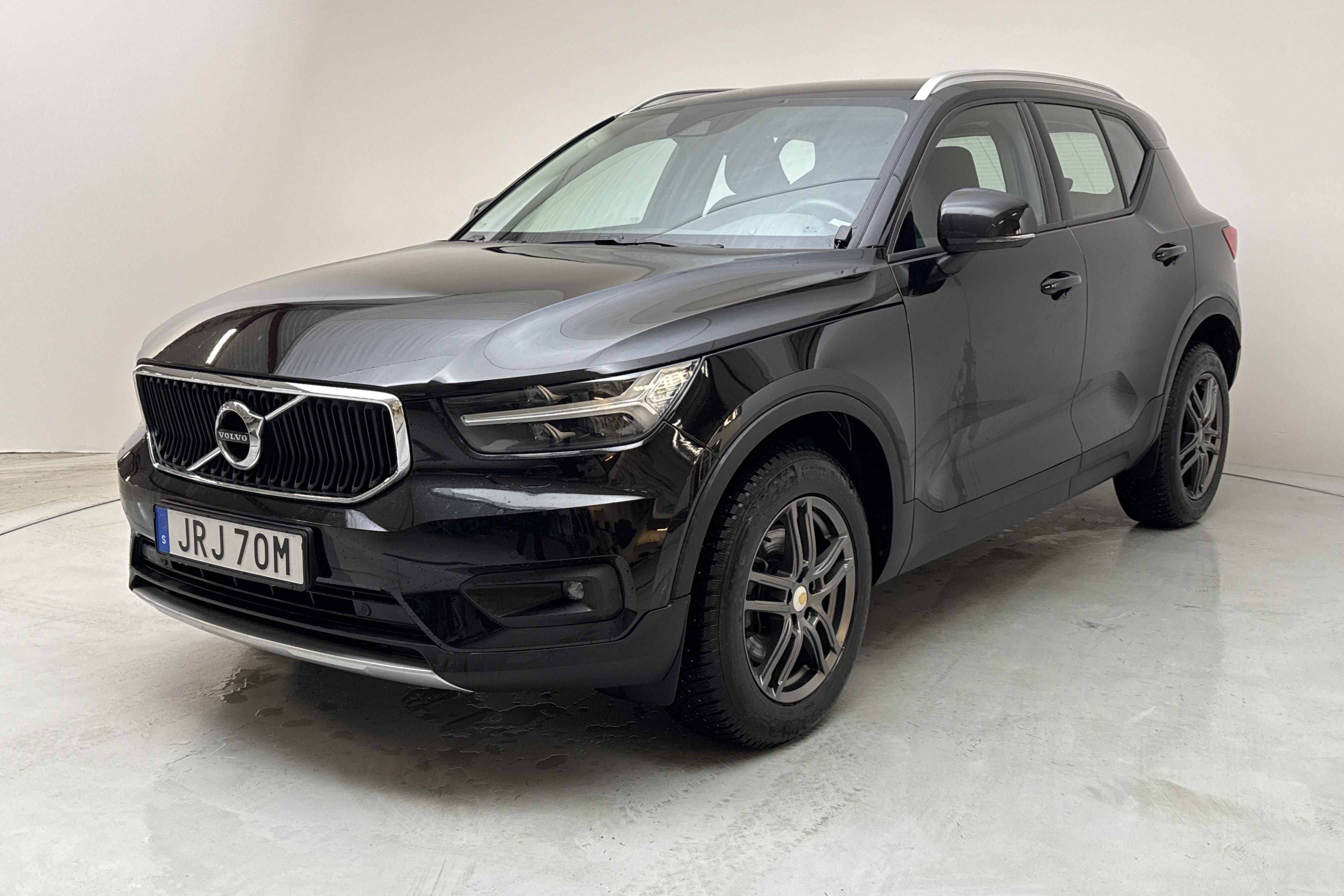 Volvo XC40 B4 2WD (197hk) - 5 265 mil - Automat - svart - 2022