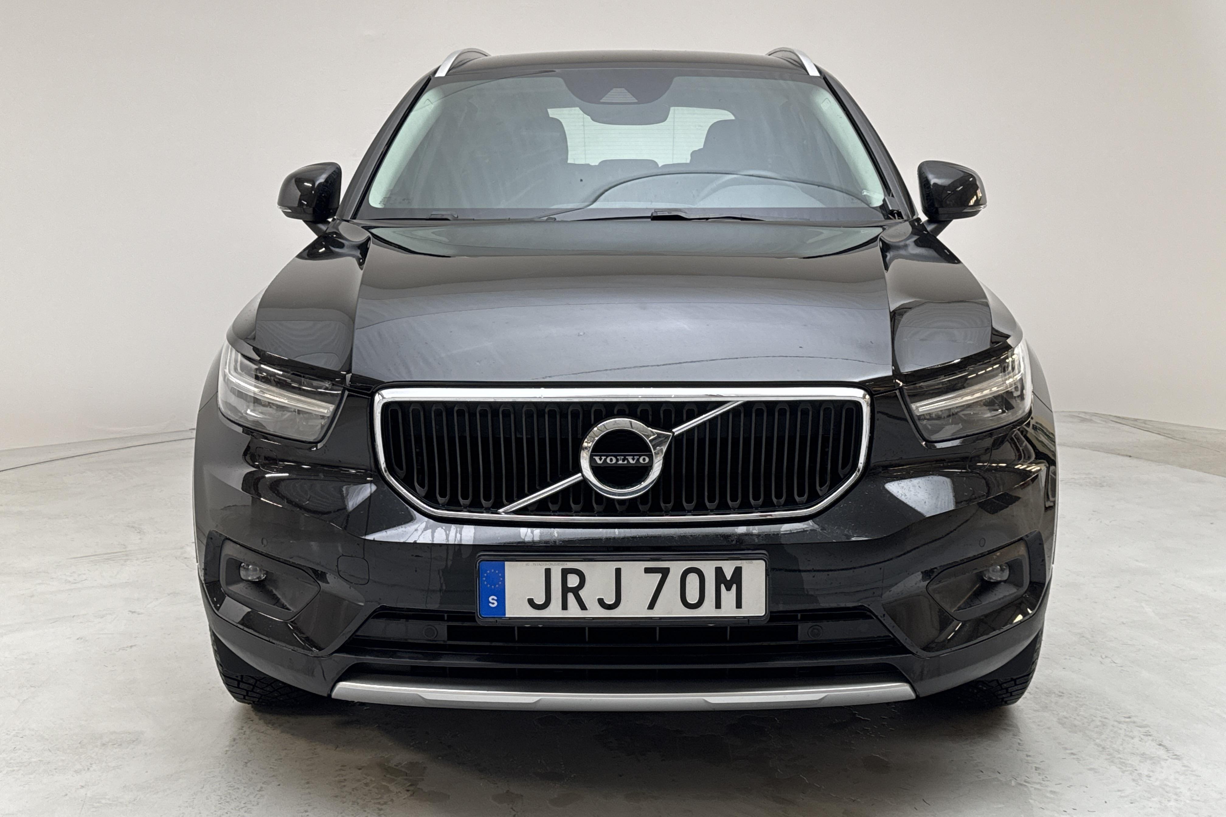 Volvo XC40 B4 2WD (197hk) - 5 265 mil - Automat - svart - 2022