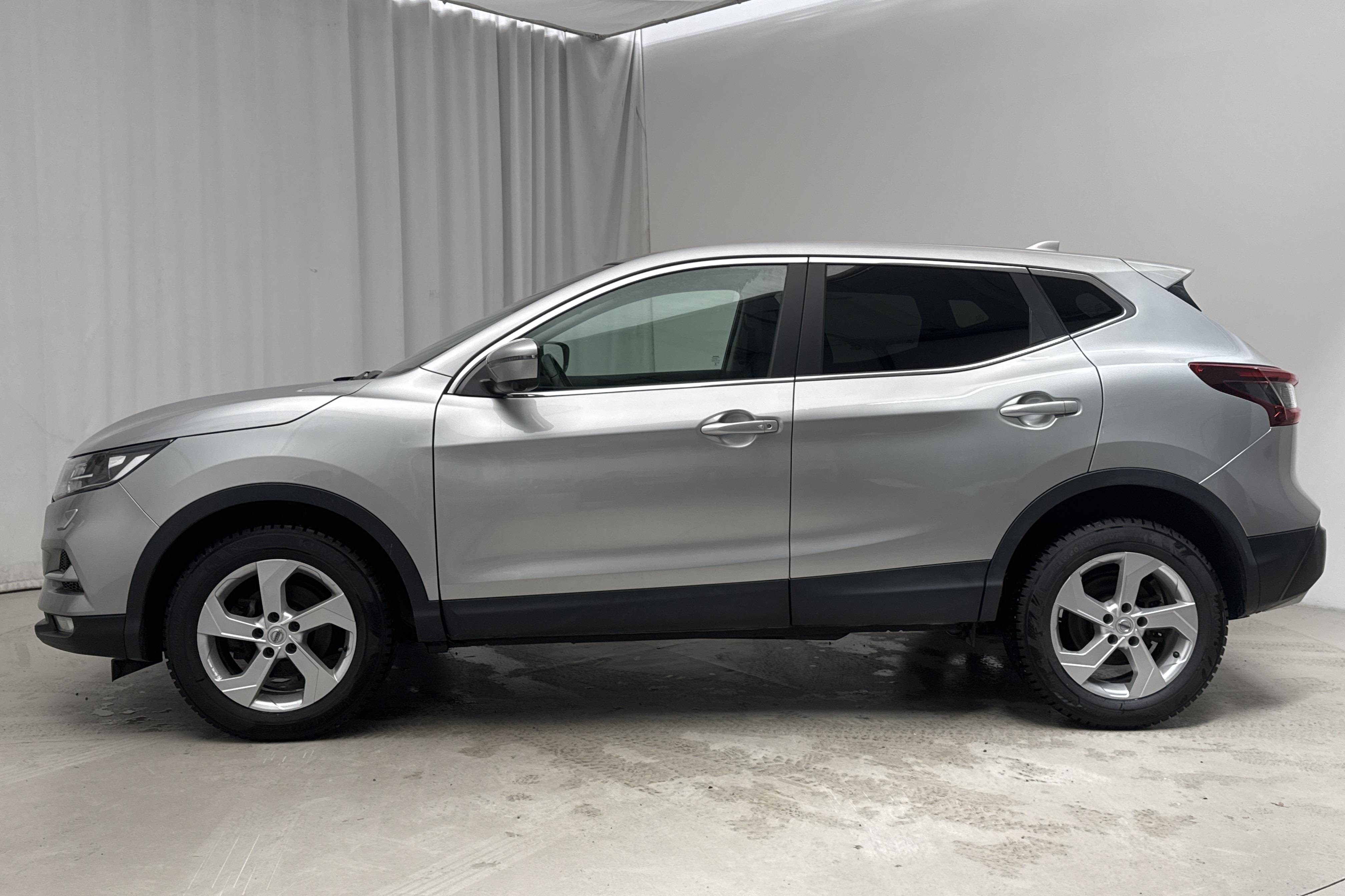 Nissan Qashqai 1.3 DIG-T (160hk) - 4 467 mil - Automat - silver - 2021