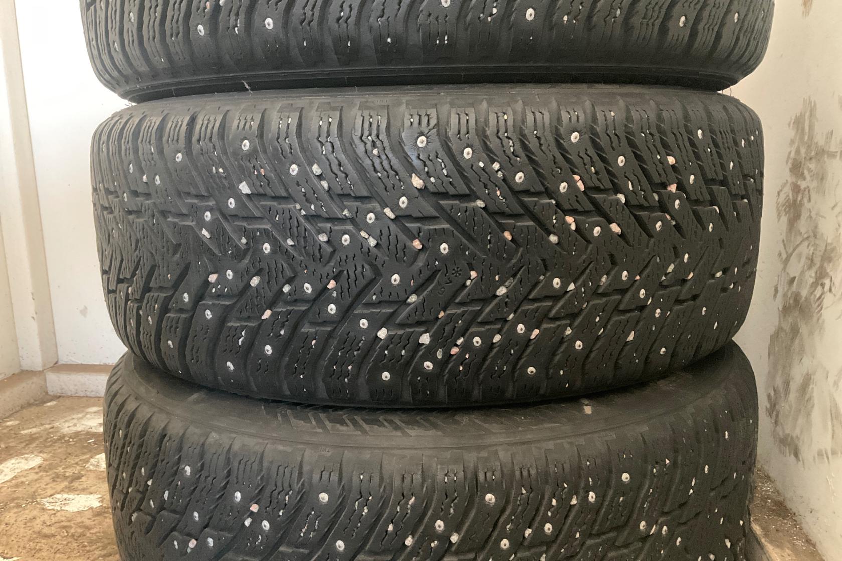 Vinterhjul (nr 81) NOKIAN HALLAPELIITTA 8 225/55R17 - 0 km