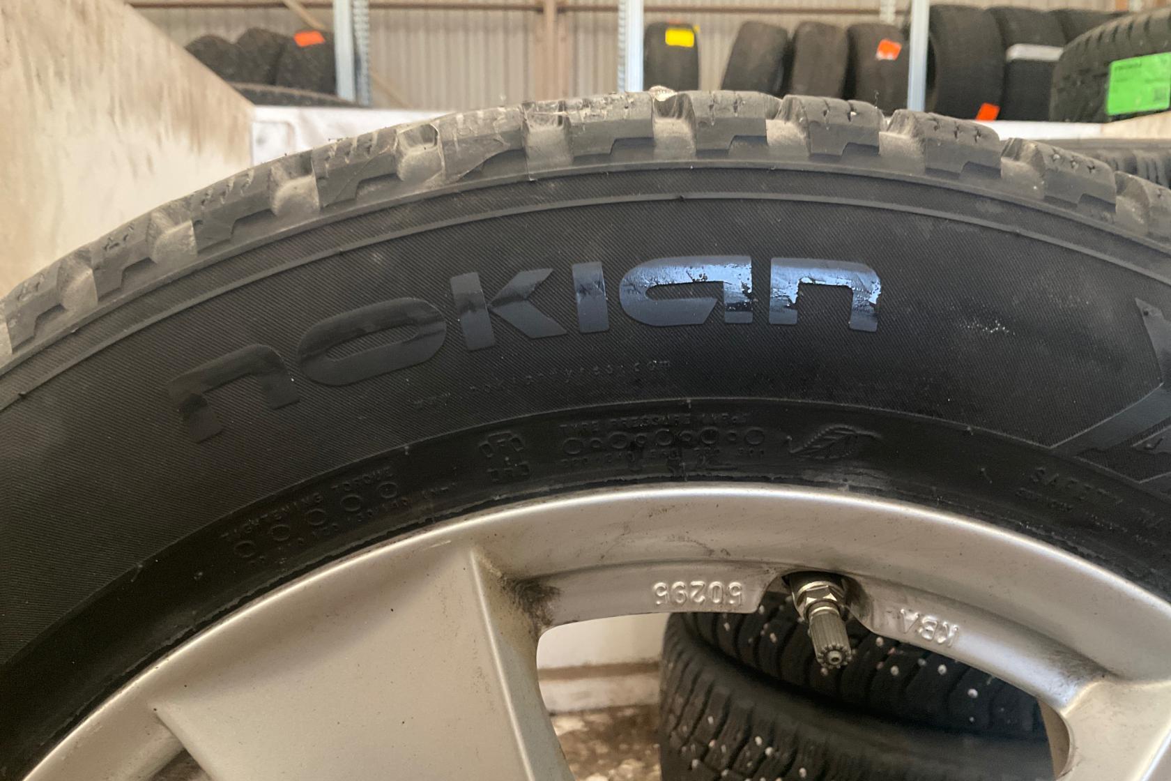 Vinterhjul (nr 81) NOKIAN HALLAPELIITTA 8 225/55R17 - 0 km