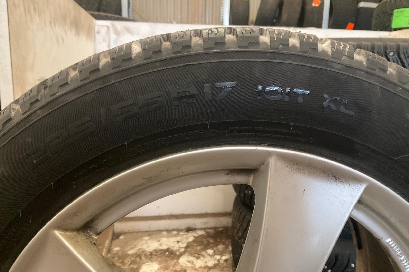 Vinterhjul (nr 81) NOKIAN HALLAPELIITTA 8 225/55R17 - 0 km