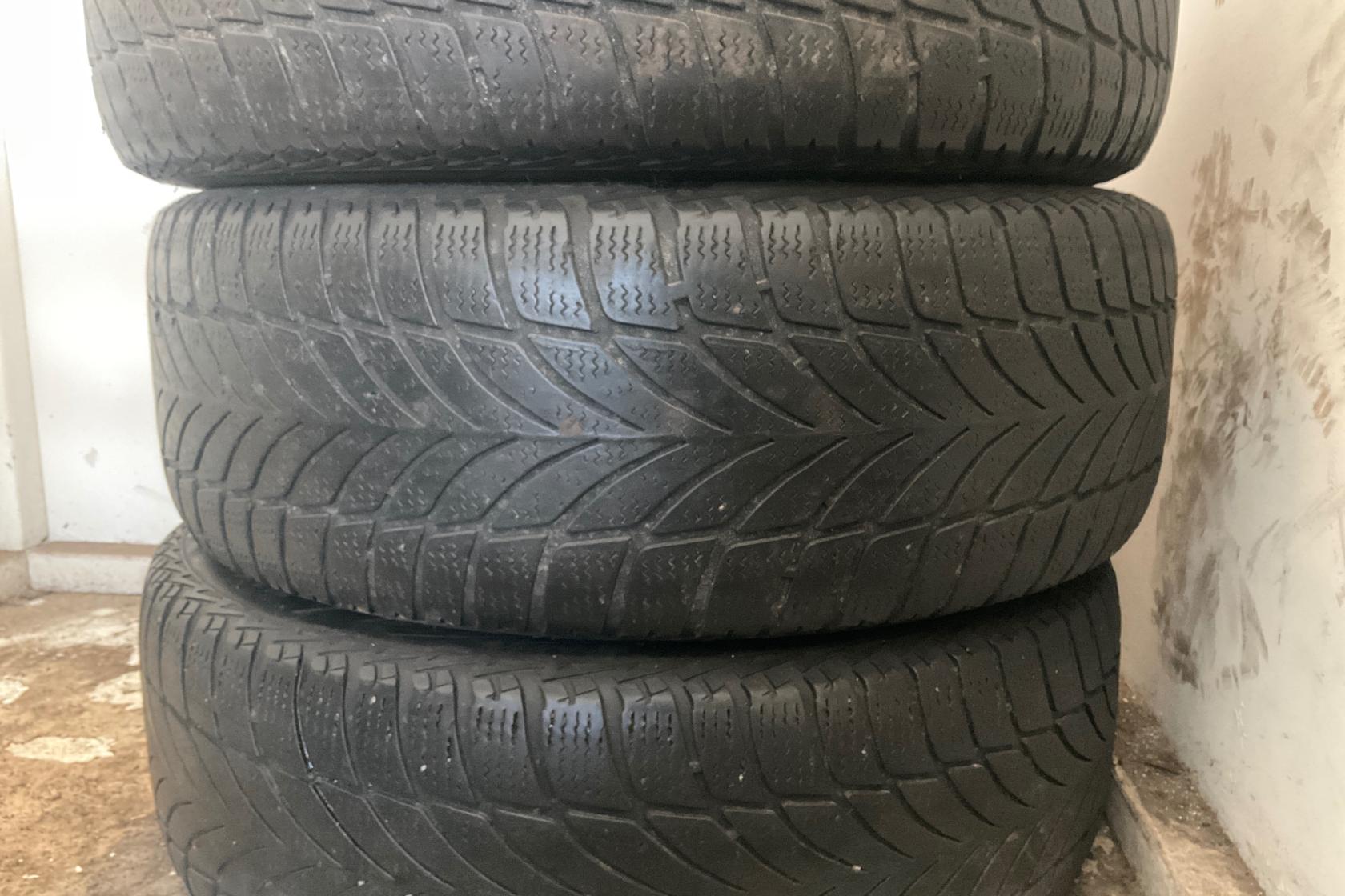 Vinterhjul (nr 92) GOODYEAR ULTRAGRIP ICE 2 215/55R17 - 0 km