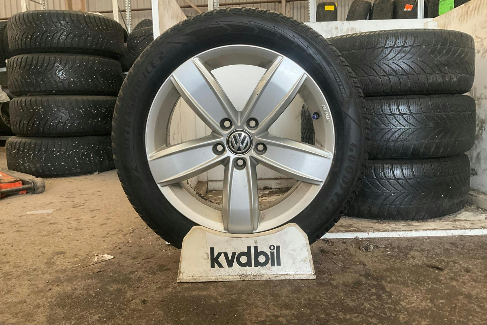 Vinterhjul (nr 92) GOODYEAR ULTRAGRIP ICE 2 215/55R17 - 0 km