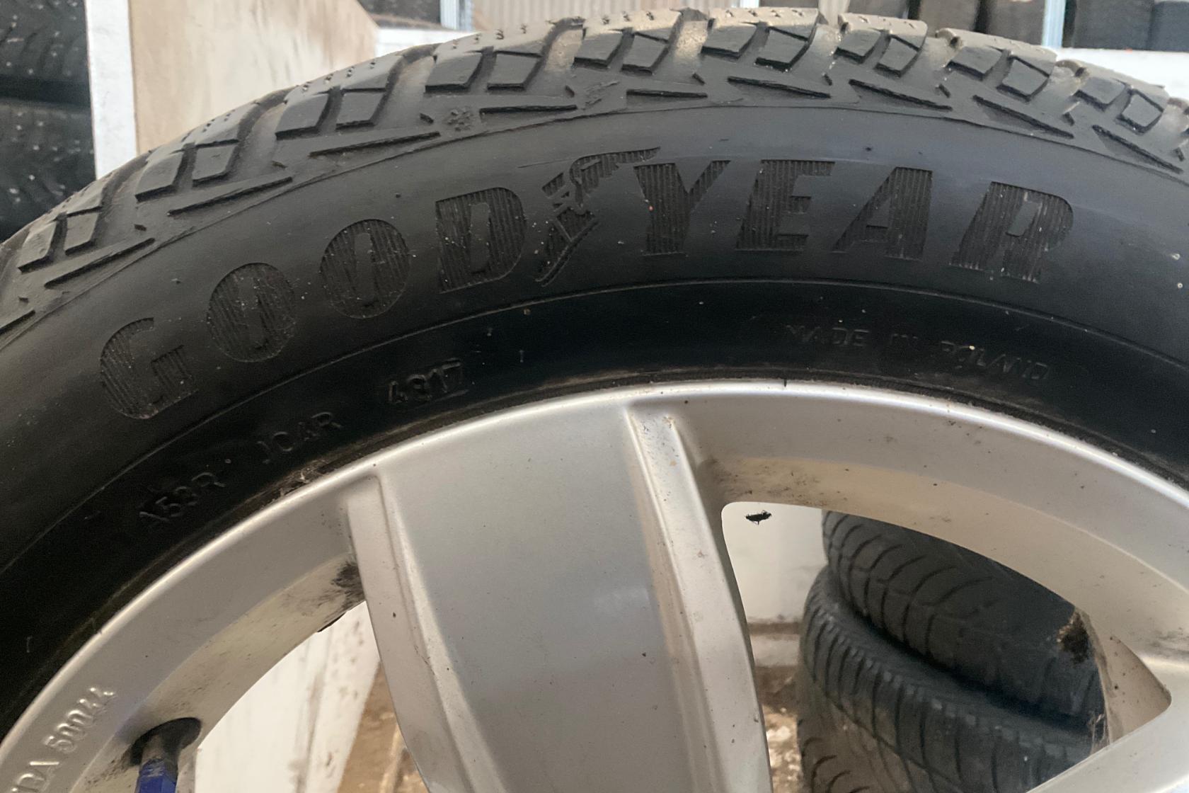 Vinterhjul (nr 92) GOODYEAR ULTRAGRIP ICE 2 215/55R17 - 0 km