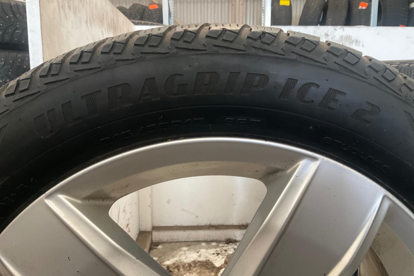 Vinterhjul (nr 92) GOODYEAR ULTRAGRIP ICE 2 215/55R17 - 0 km