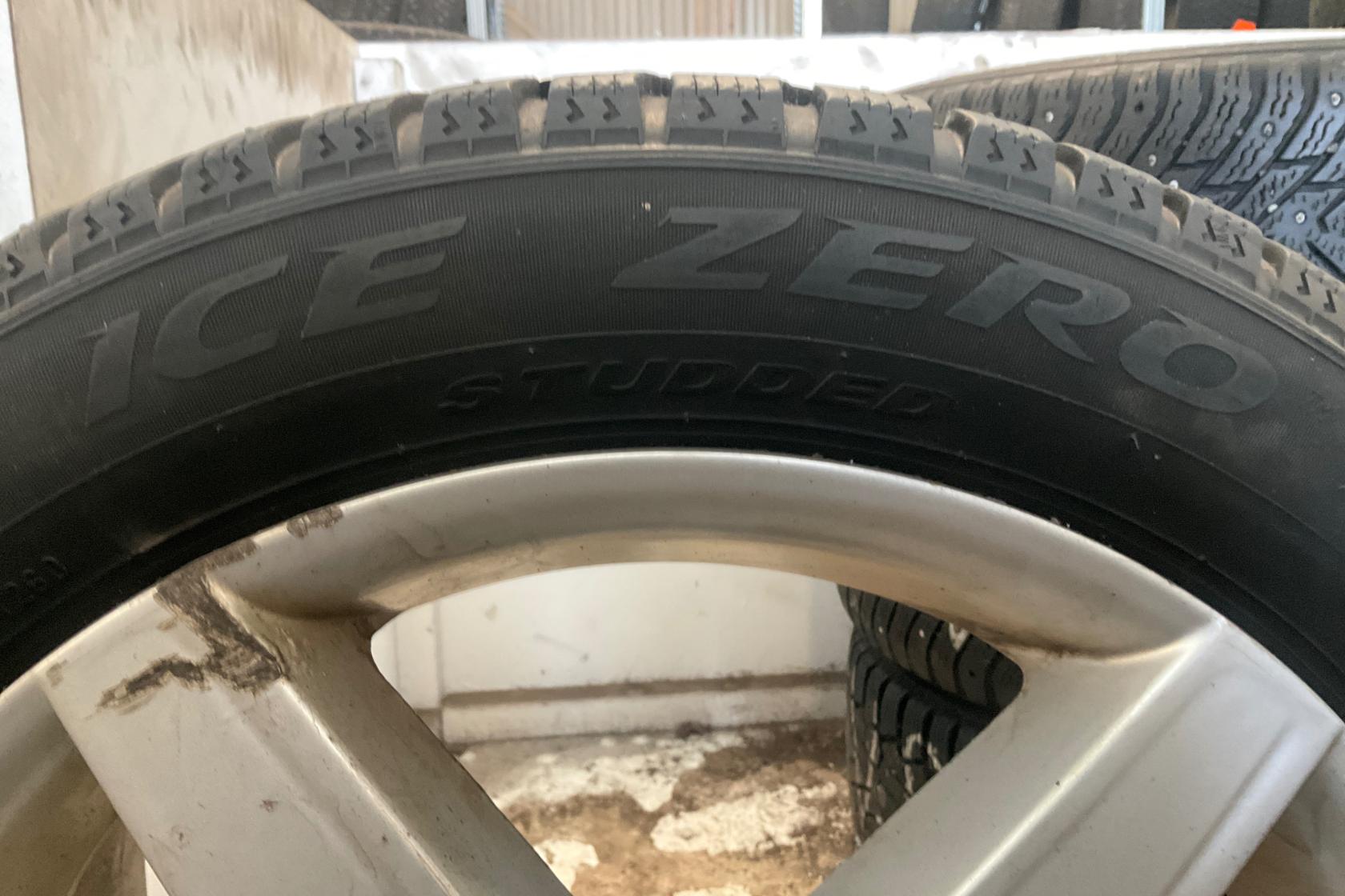 Vinterhjul (nr 100) PIRELLI ICE ZERO 225/50R17 - 0 km