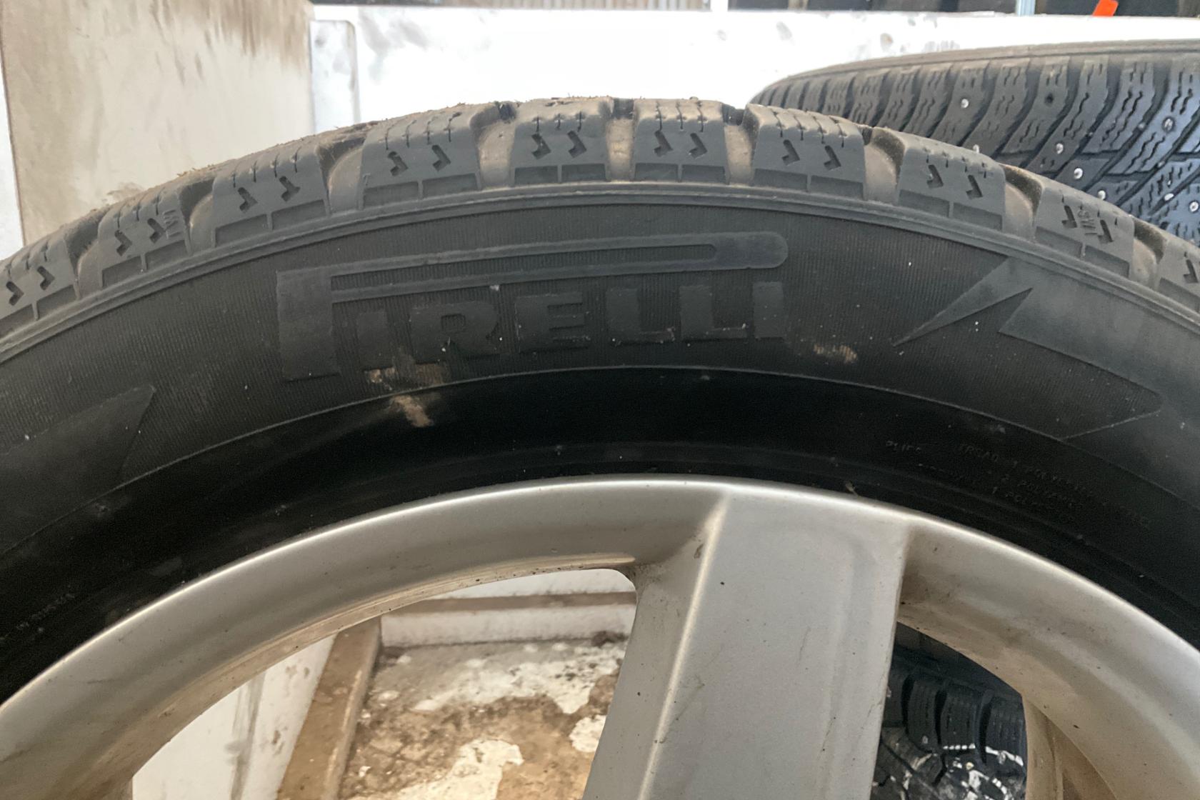 Vinterhjul (nr 100) PIRELLI ICE ZERO 225/50R17 - 0 km