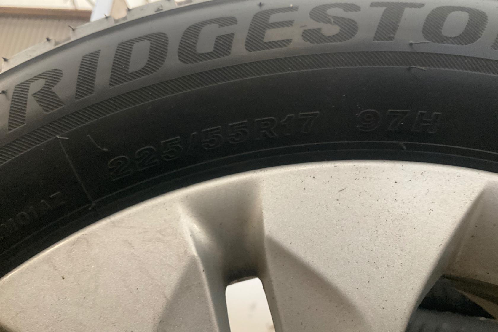 Vinterhjul (nr 101) BRIDGESTONE BLIZZAK LM001 225/55R17 - 0 km