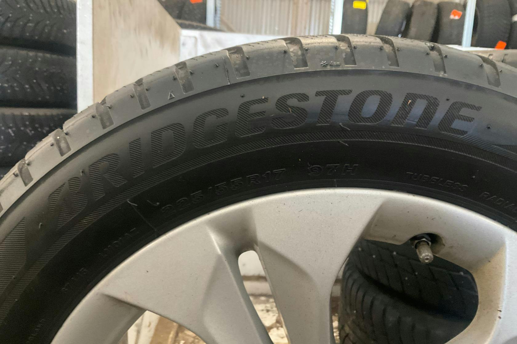 Vinterhjul (nr 101) BRIDGESTONE BLIZZAK LM001 225/55R17 - 0 km