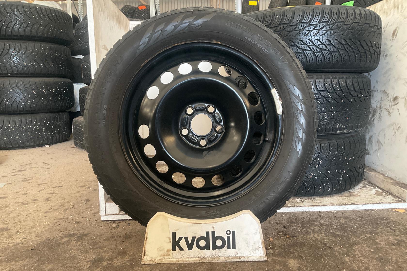 Vinterhjul (nr 104) NOKIAN HAKKAPELIITTA R3 235/55R17 - 0 km