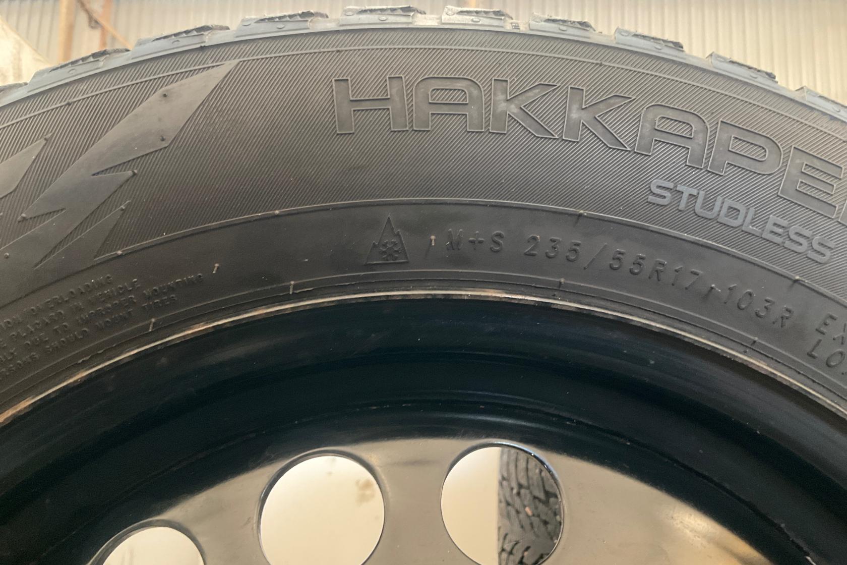 Vinterhjul (nr 104) NOKIAN HAKKAPELIITTA R3 235/55R17 - 0 km