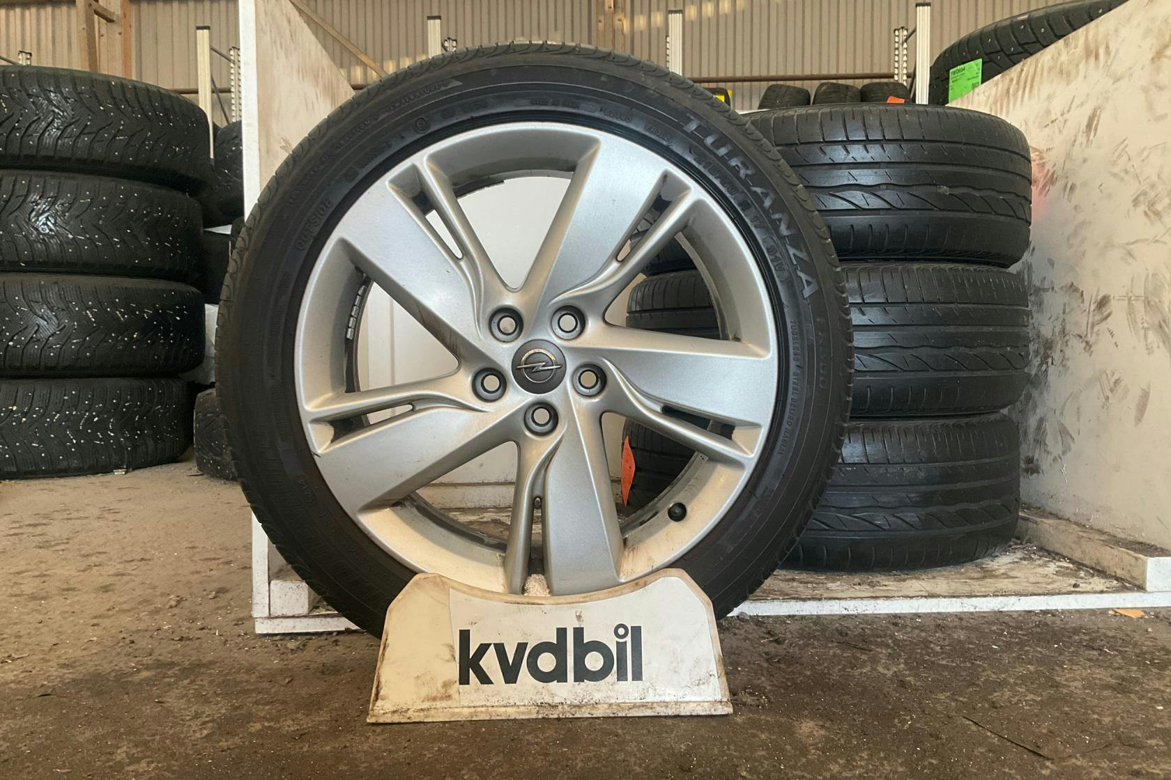 Vinterhjul (nr 105) BRIDGESTONE TURANZA 215/50R17 - 0 km