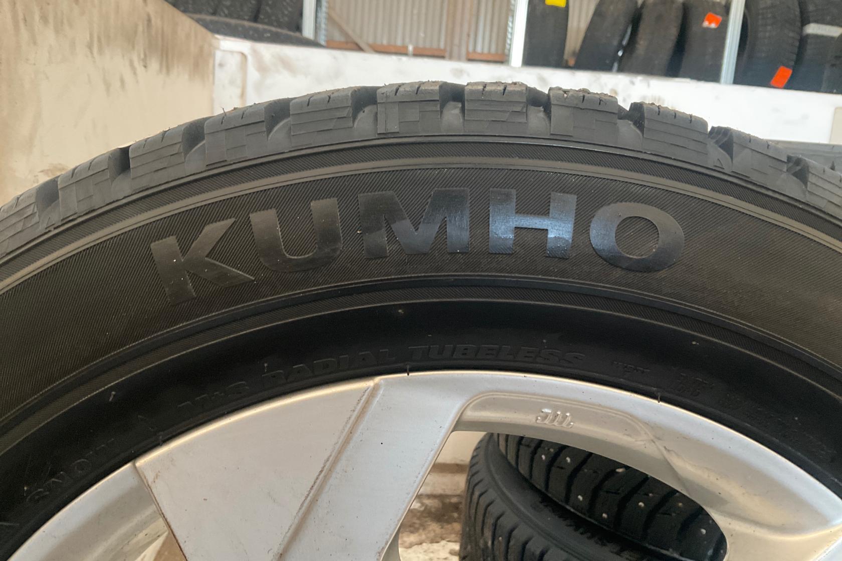 Vinterhjul (nr 111) KUMHO WINTERCRAFT SUV  215/60R17 - 0 km