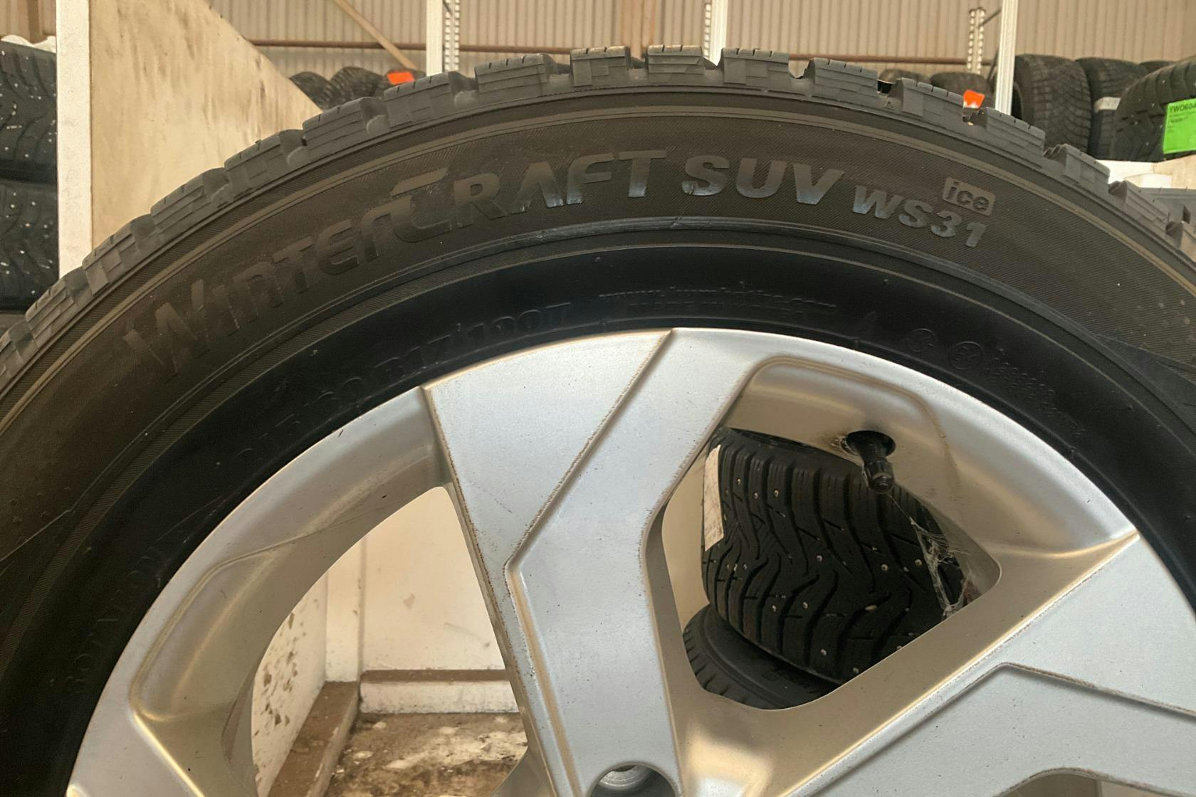 Vinterhjul (nr 111) KUMHO WINTERCRAFT SUV  215/60R17 - 0 km