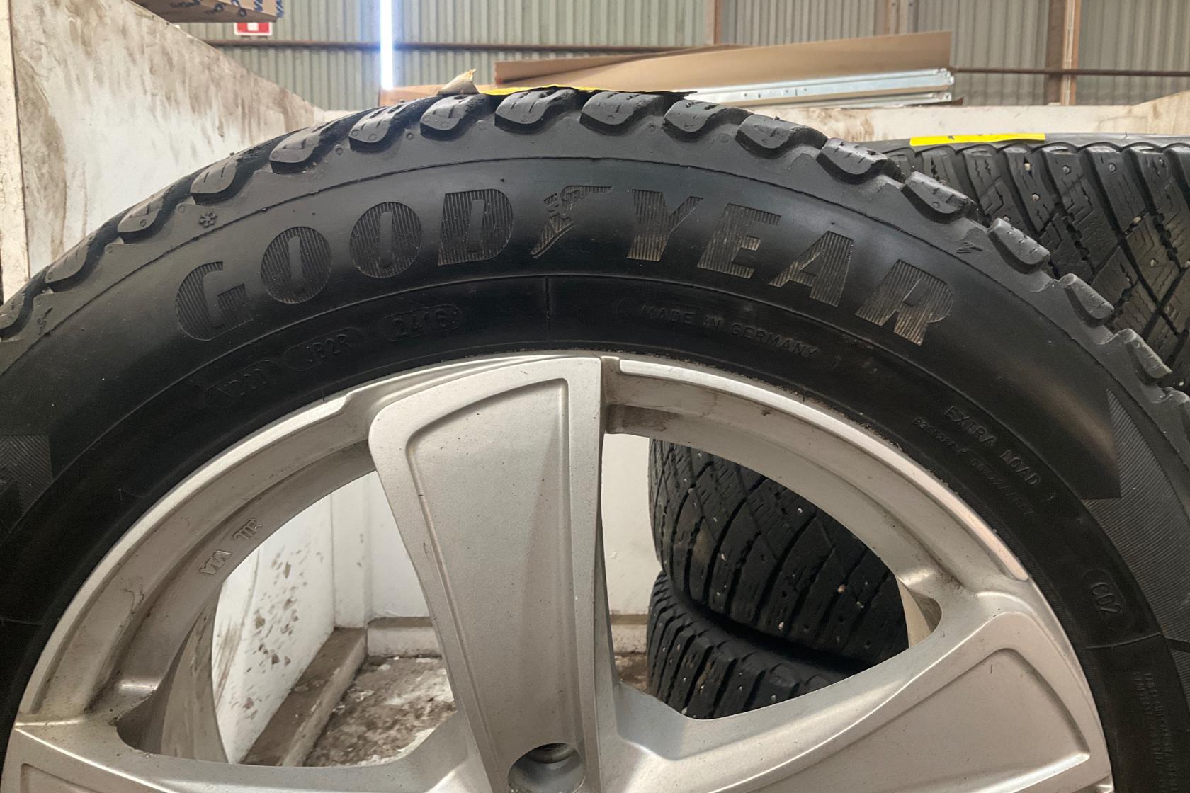 Vinterhjul (nr 117) GOODYEAR ULTRAGRIP ICE 225/55R17 - 0 km