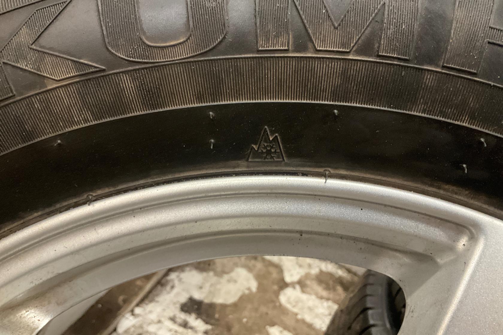 Vinterhjul (nr 121) KUMHO IZEN KW31 235/65R17 - 0 km